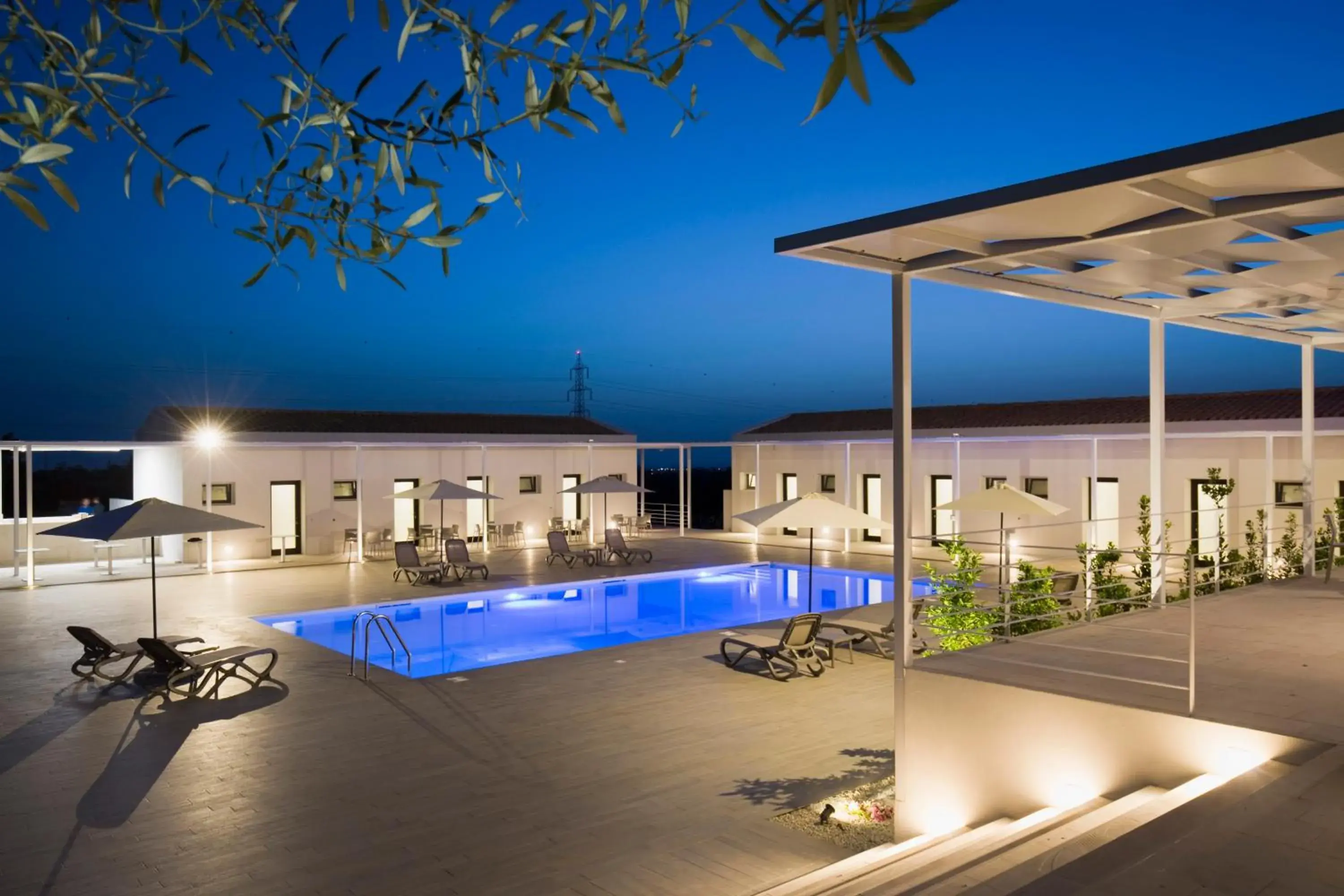 Patio, Swimming Pool in Southeast Hotel