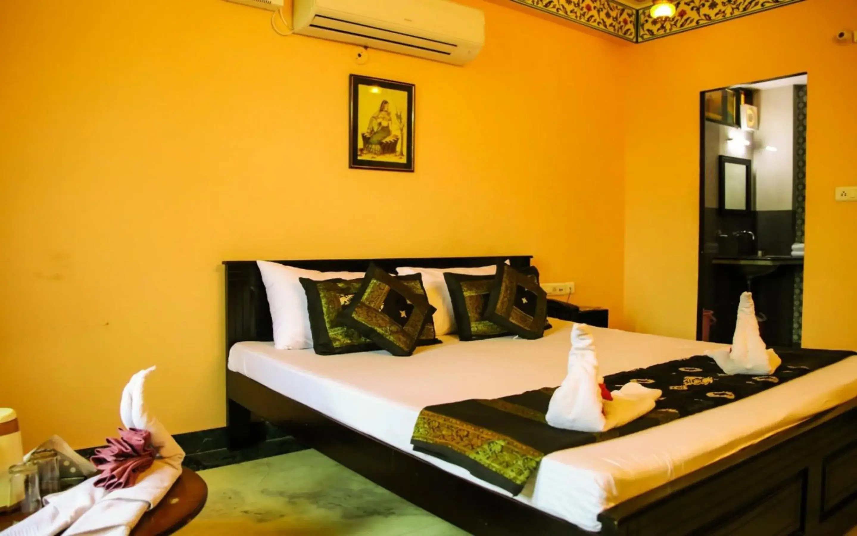 Bed in Nahar Singh Haveli Bed in Nahar Singh Haveli