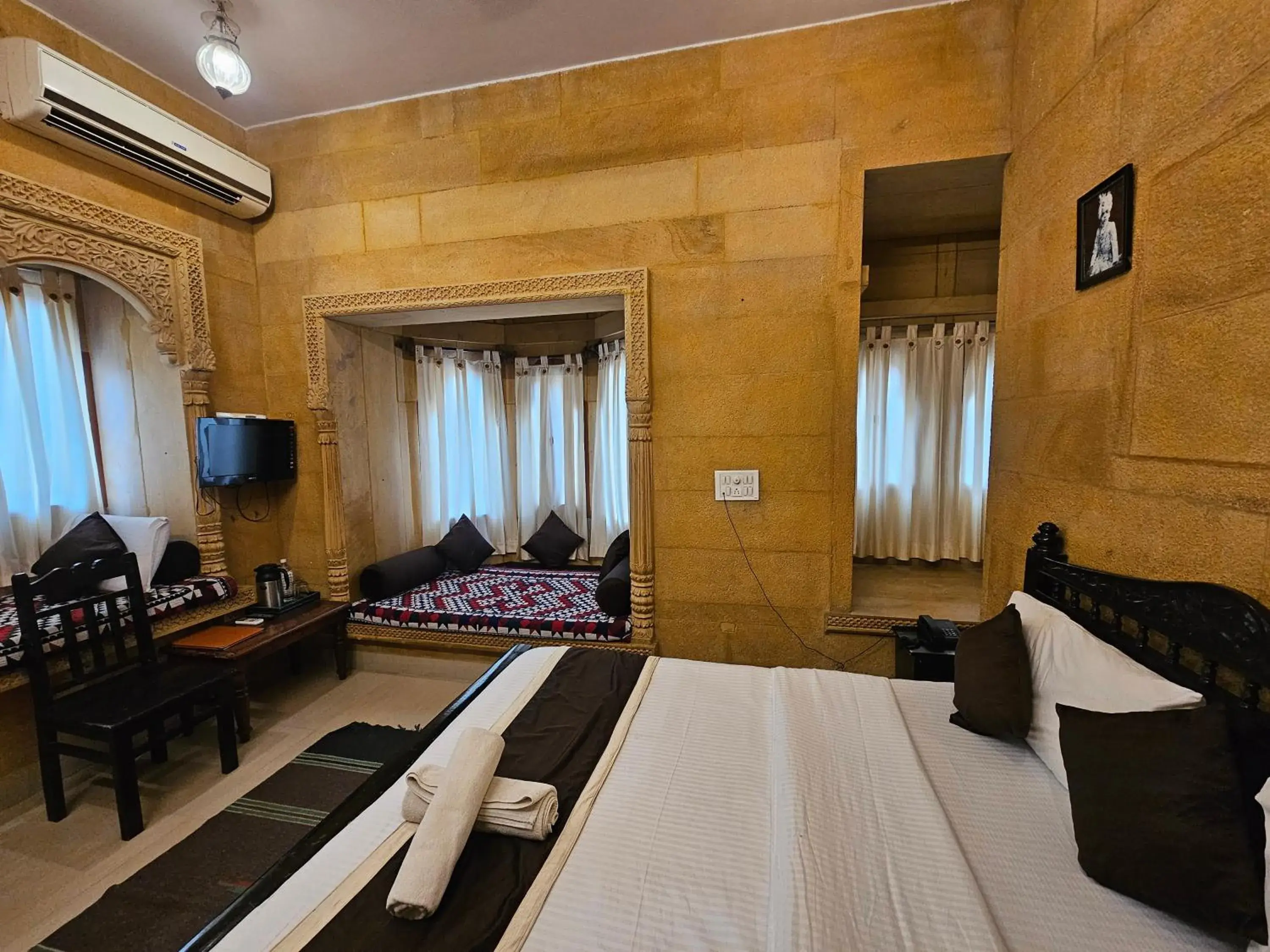 Bed in Hotel Royal Haveli