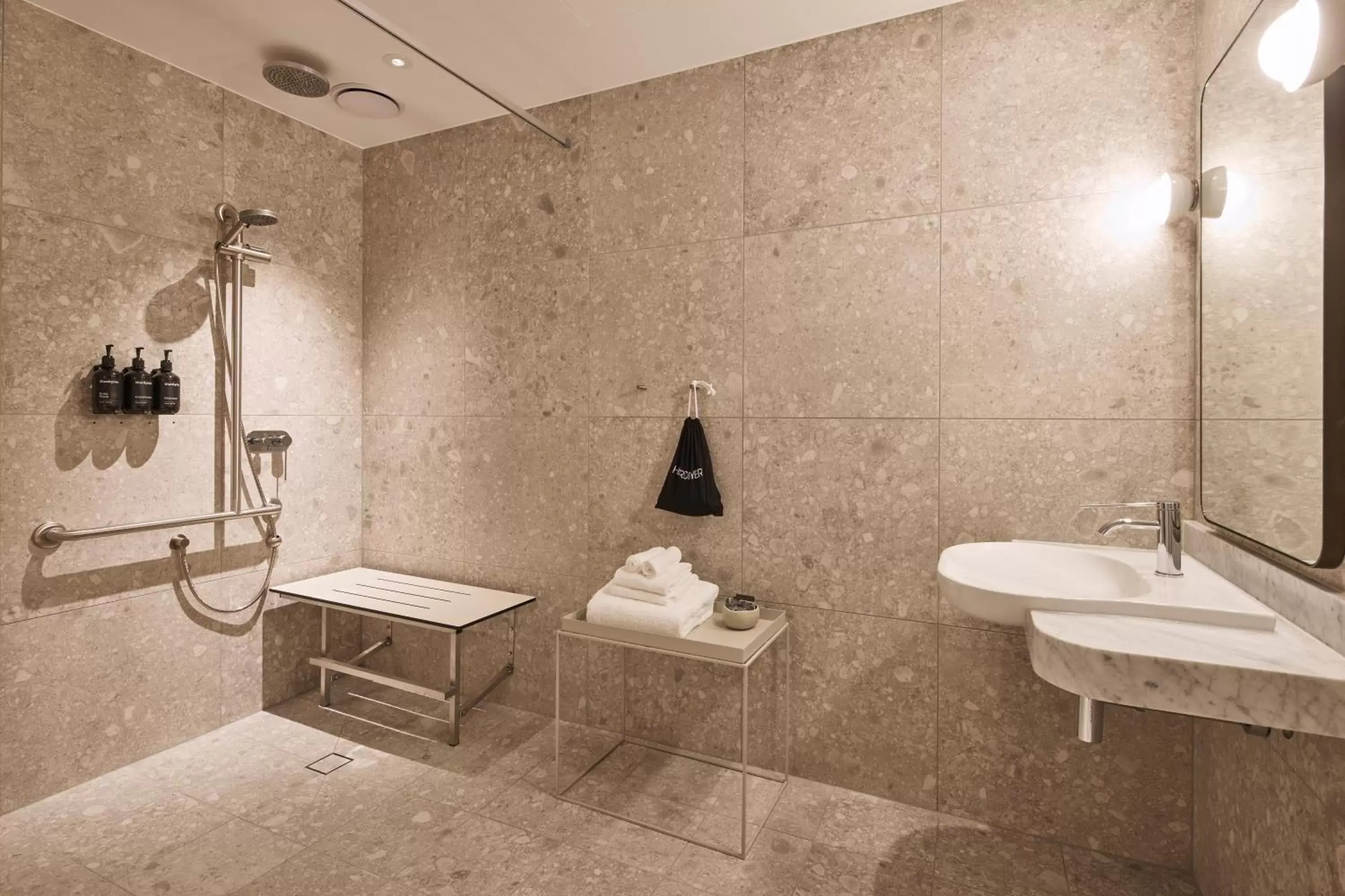 Shower, Bathroom in Rydges Melbourne