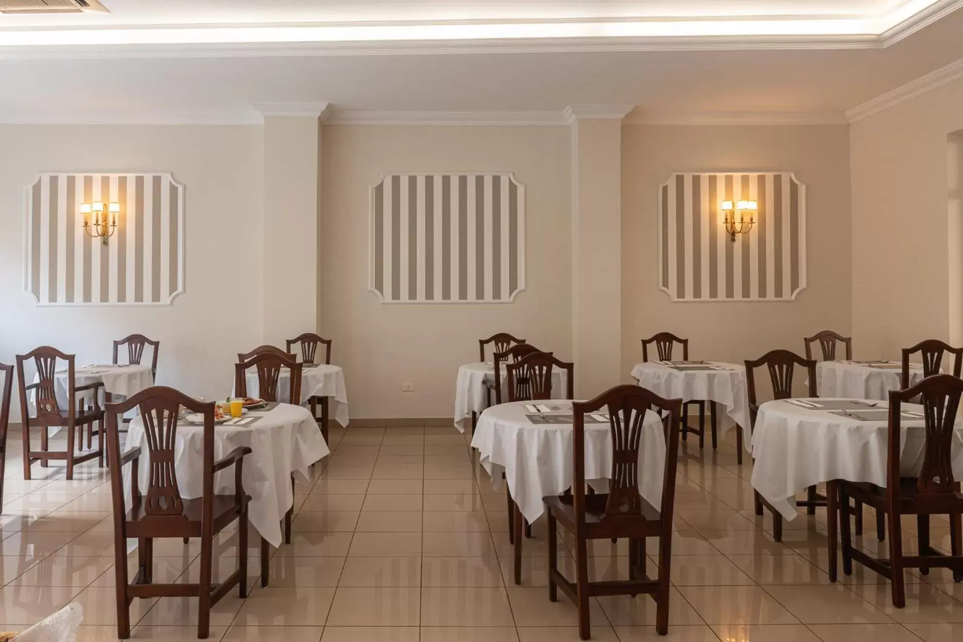 Restaurant/places to eat in Hotel Marte Restaurant/places to eat in Hotel Marte
