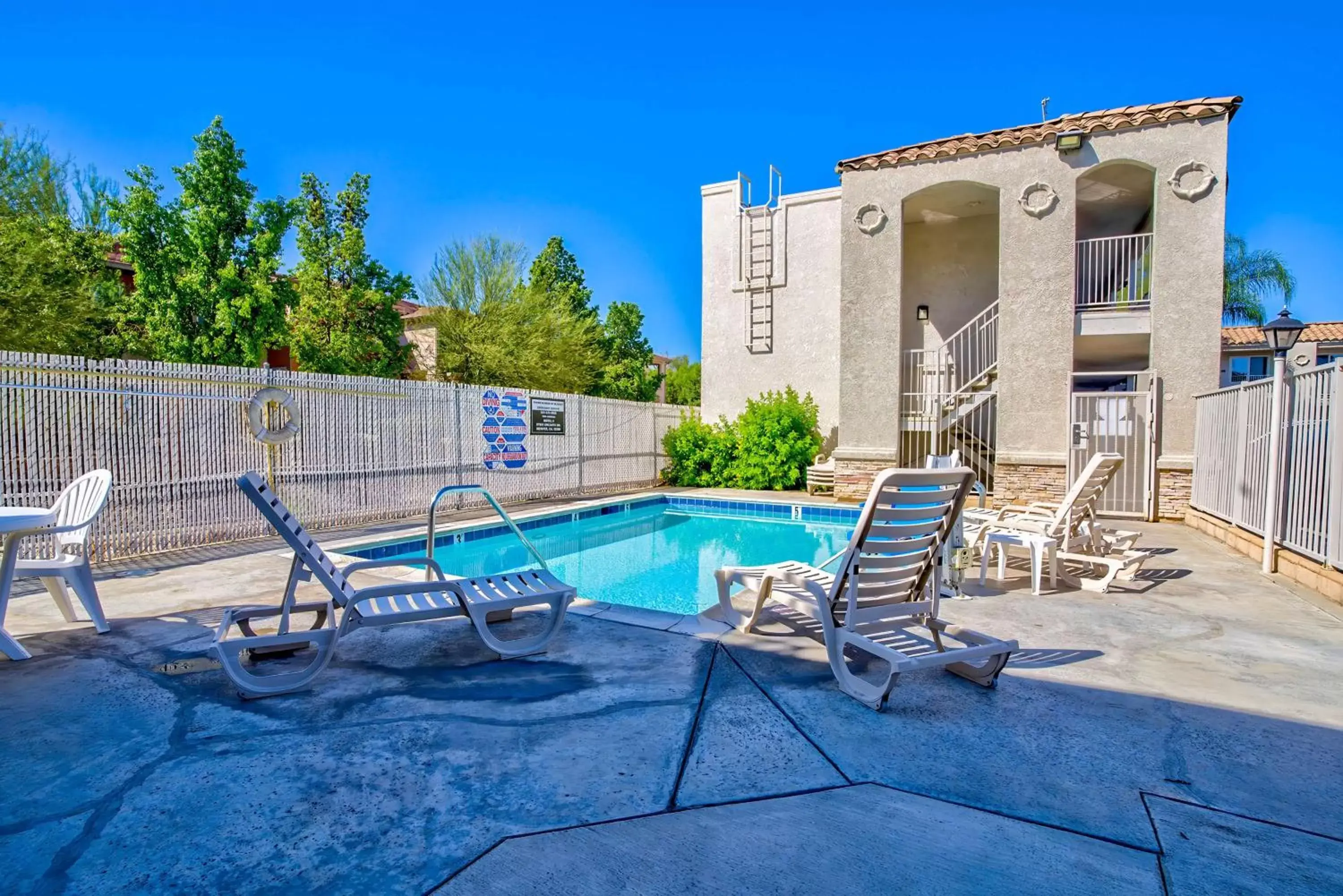 Pool view, Swimming Pool in Motel 6-Menifee, CA