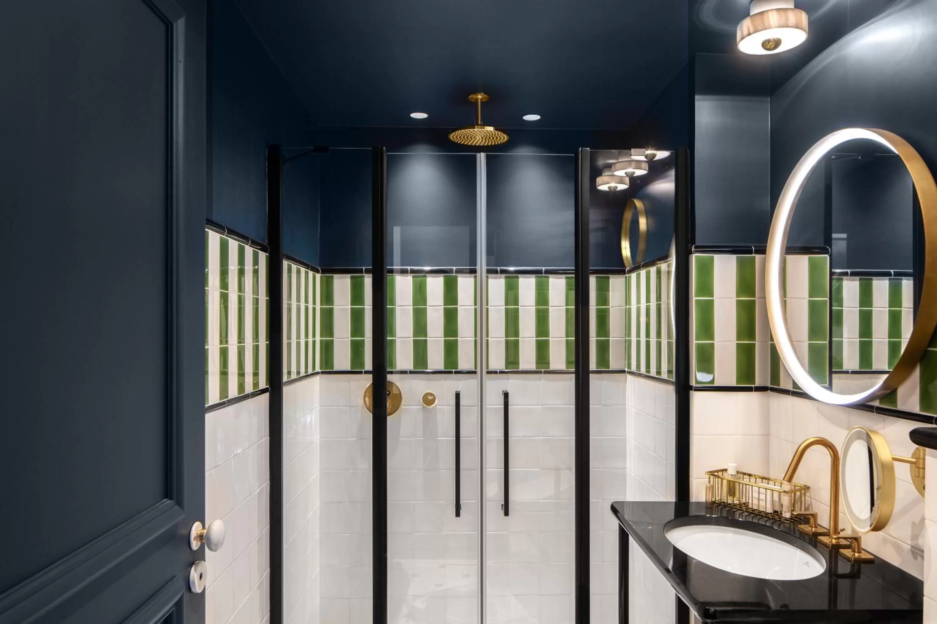 Bathroom in Chouchou Hotel