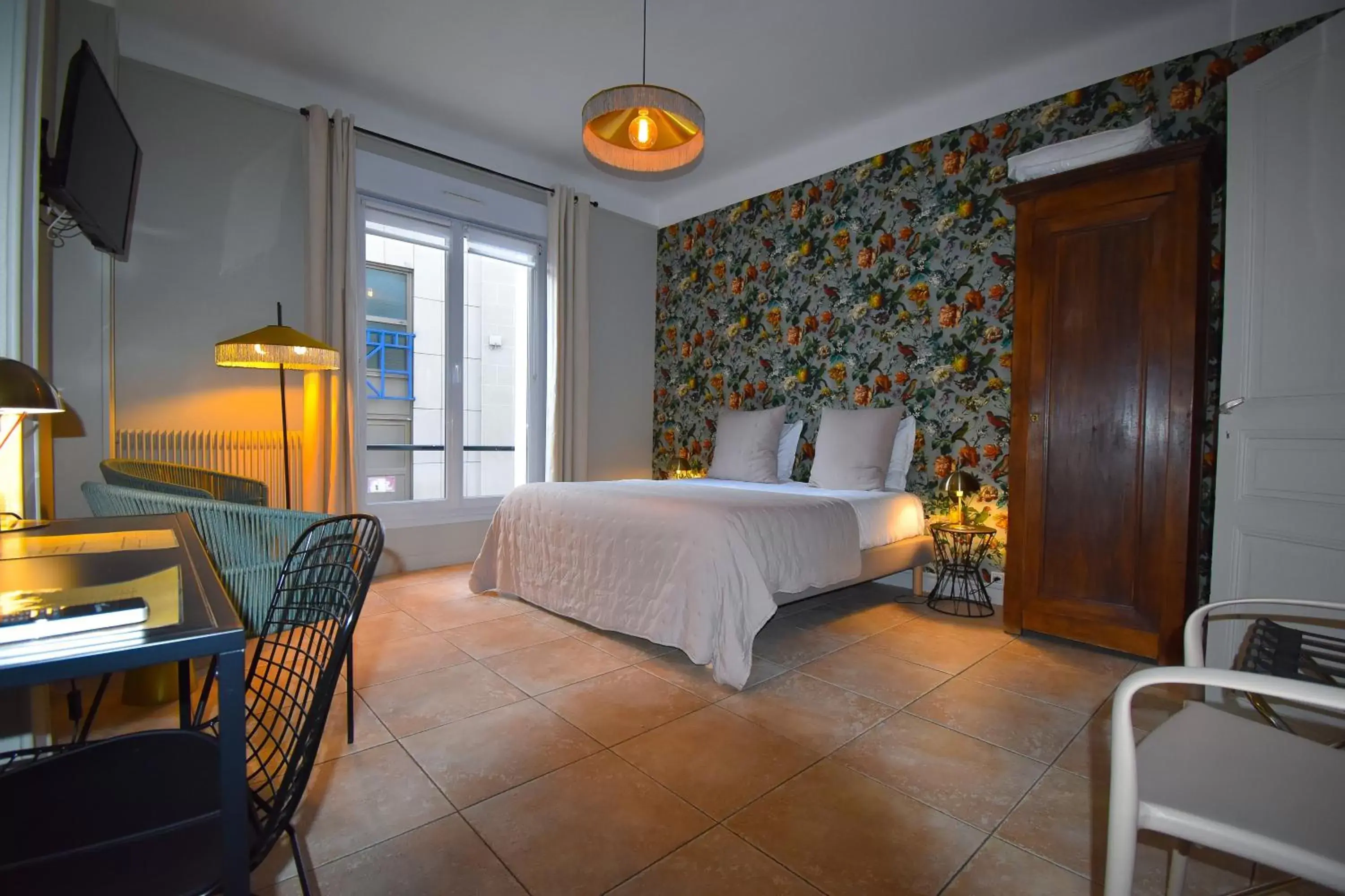 Photo of the whole room, Bed in Hôtel Azur