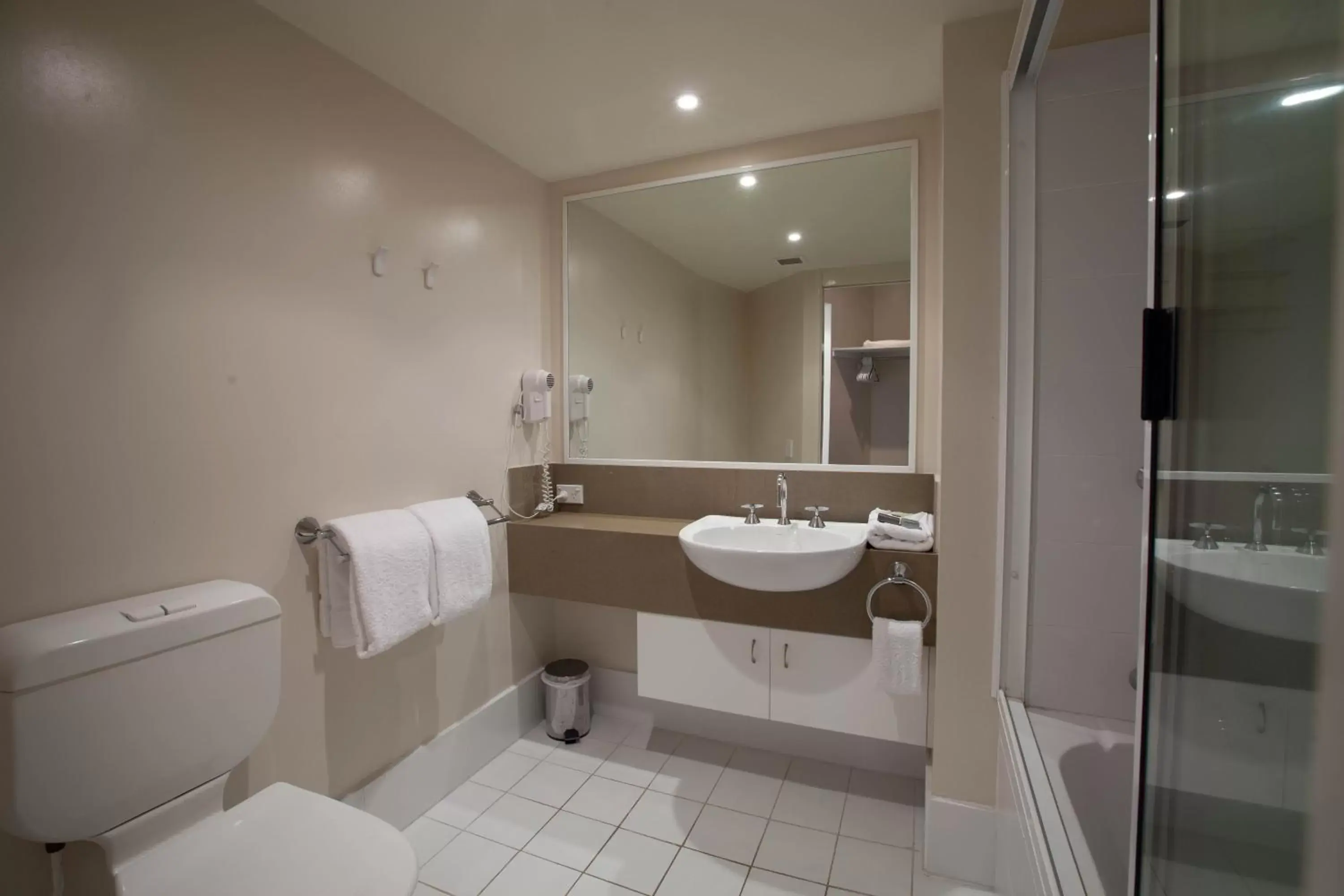 Bathroom in Coral Sands Beachfront Resort