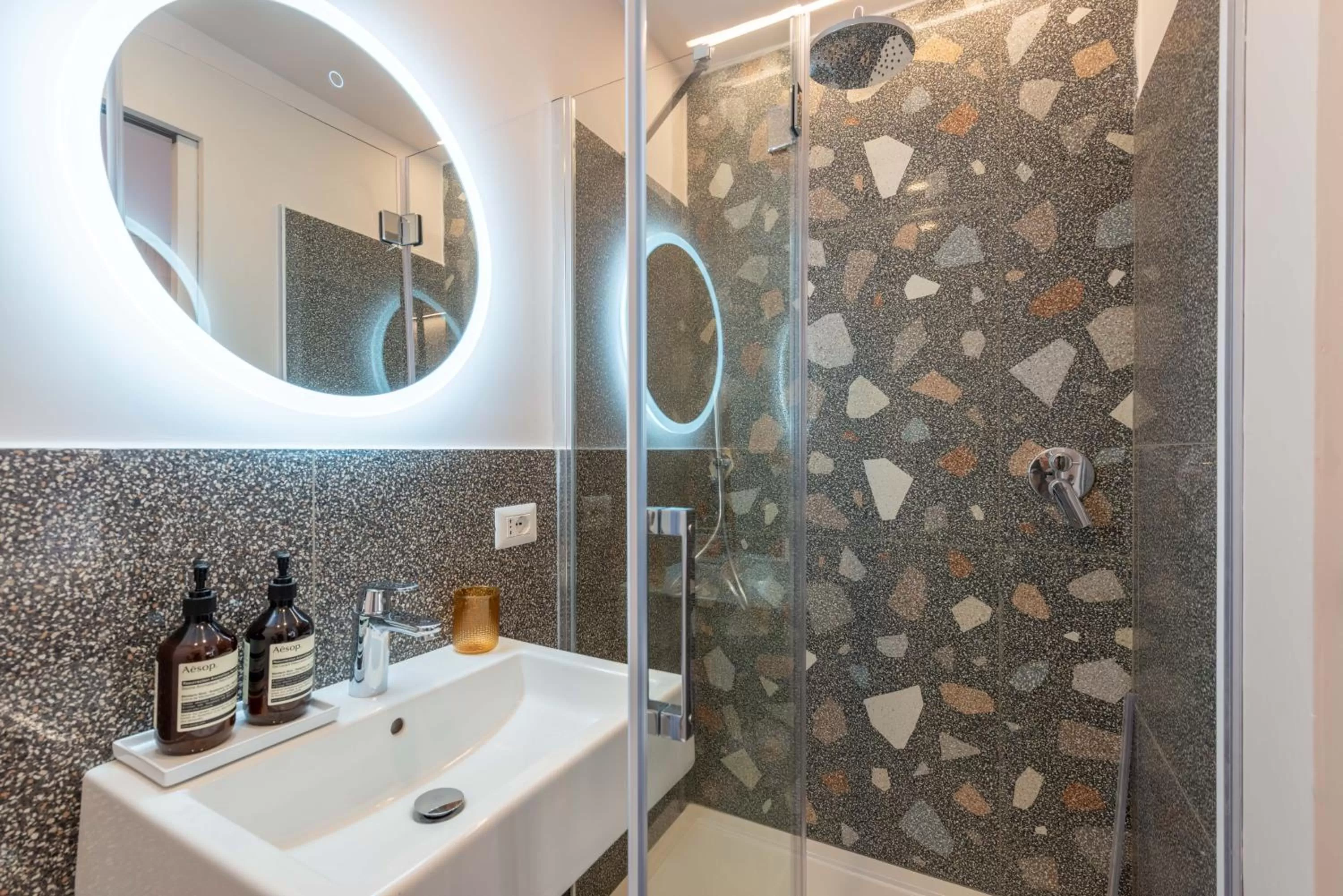 Bathroom in MARCANTONIO HOME ROME - Vatican -