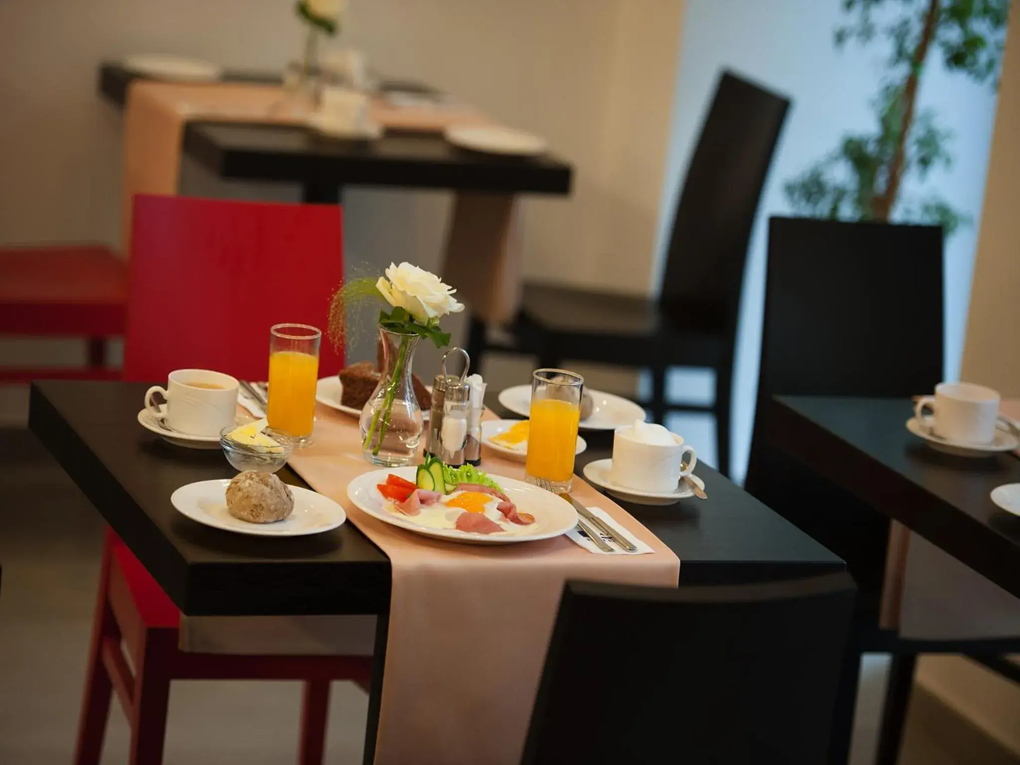 Buffet breakfast, Restaurant/Places to Eat in EA Business Hotel Jihlava