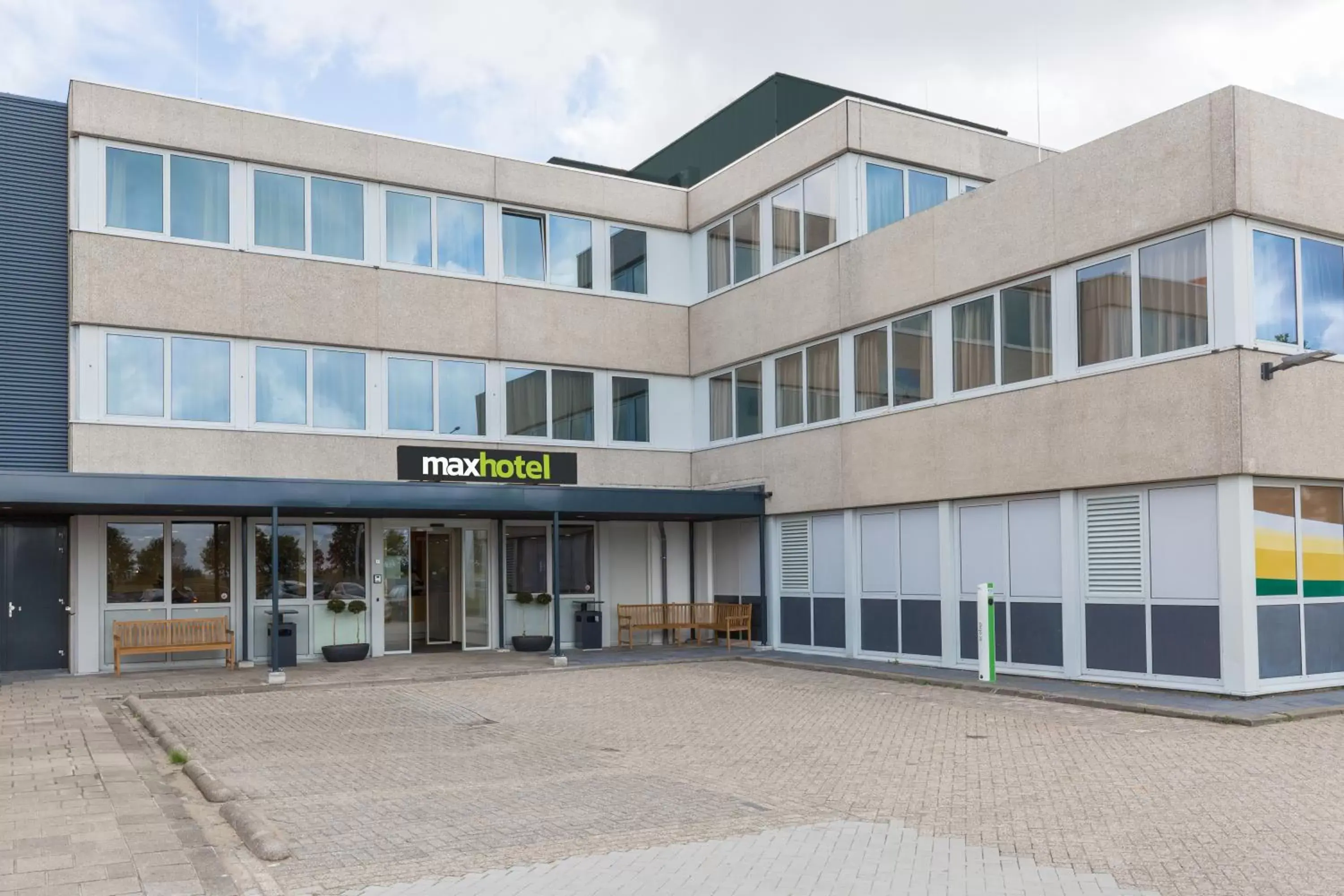 Property Building in Maxhotel Amsterdam Airport Schiphol