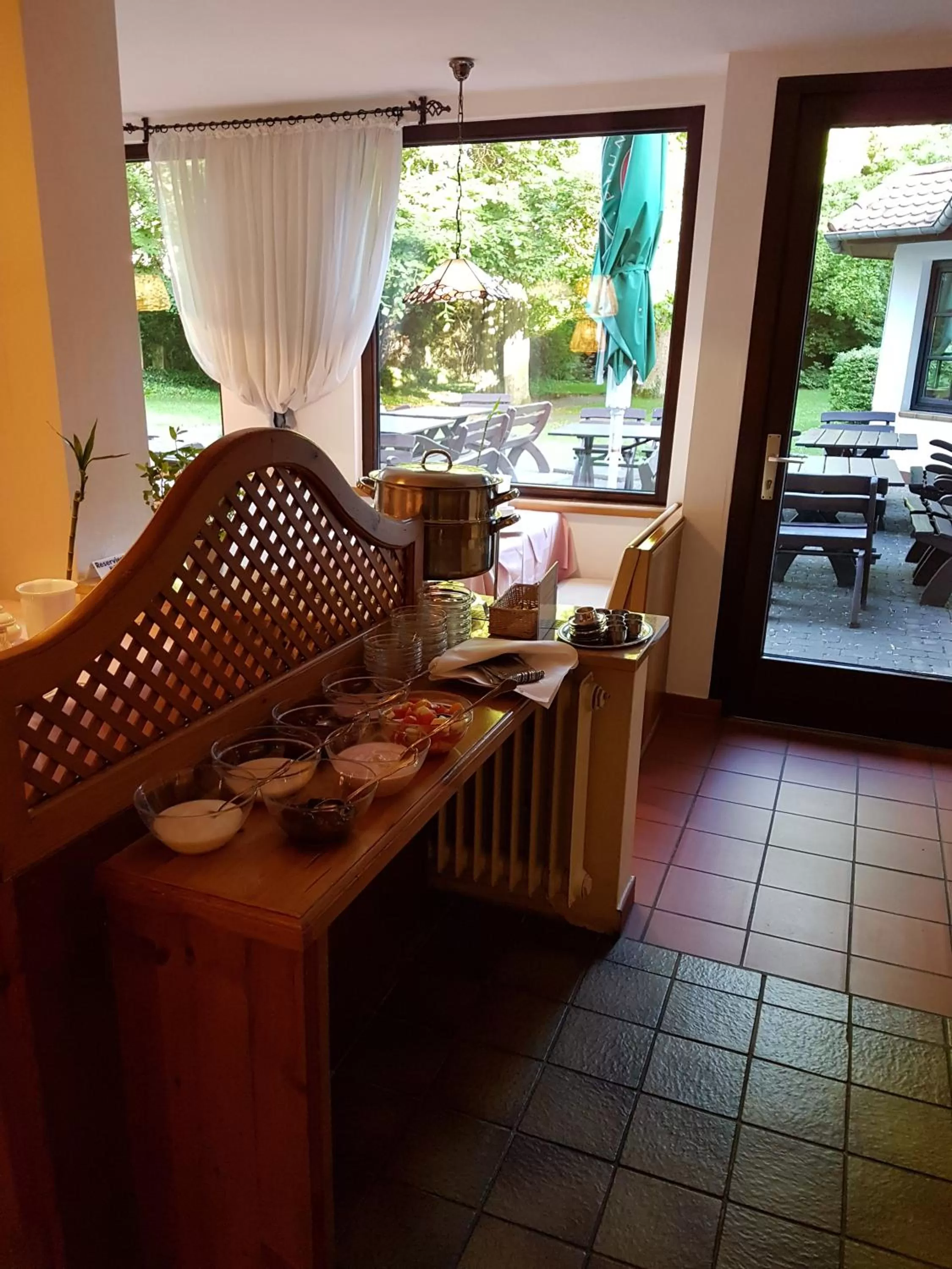 Buffet breakfast in Hotel Büchner Garni