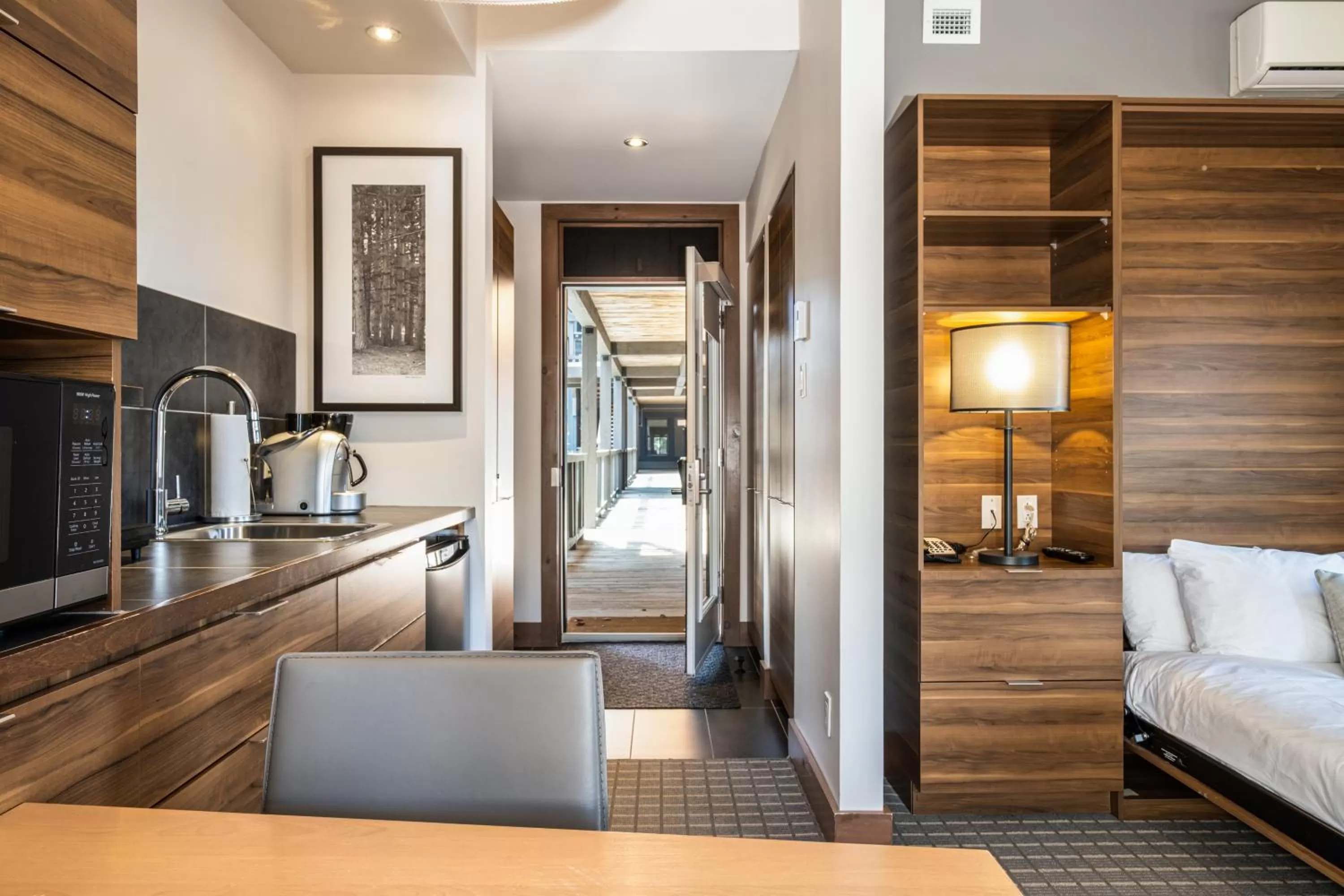 Kitchen/Kitchenette in Suites-sur-Lac