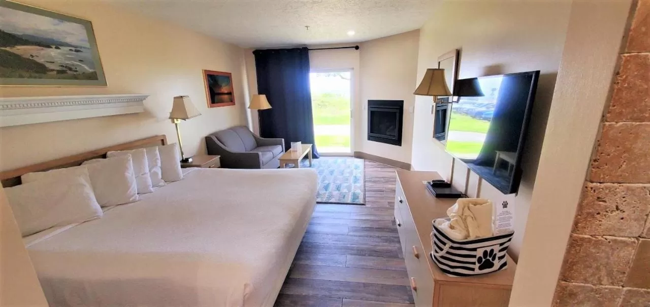 Photo of the whole room, Seating Area in Inn at the Shore