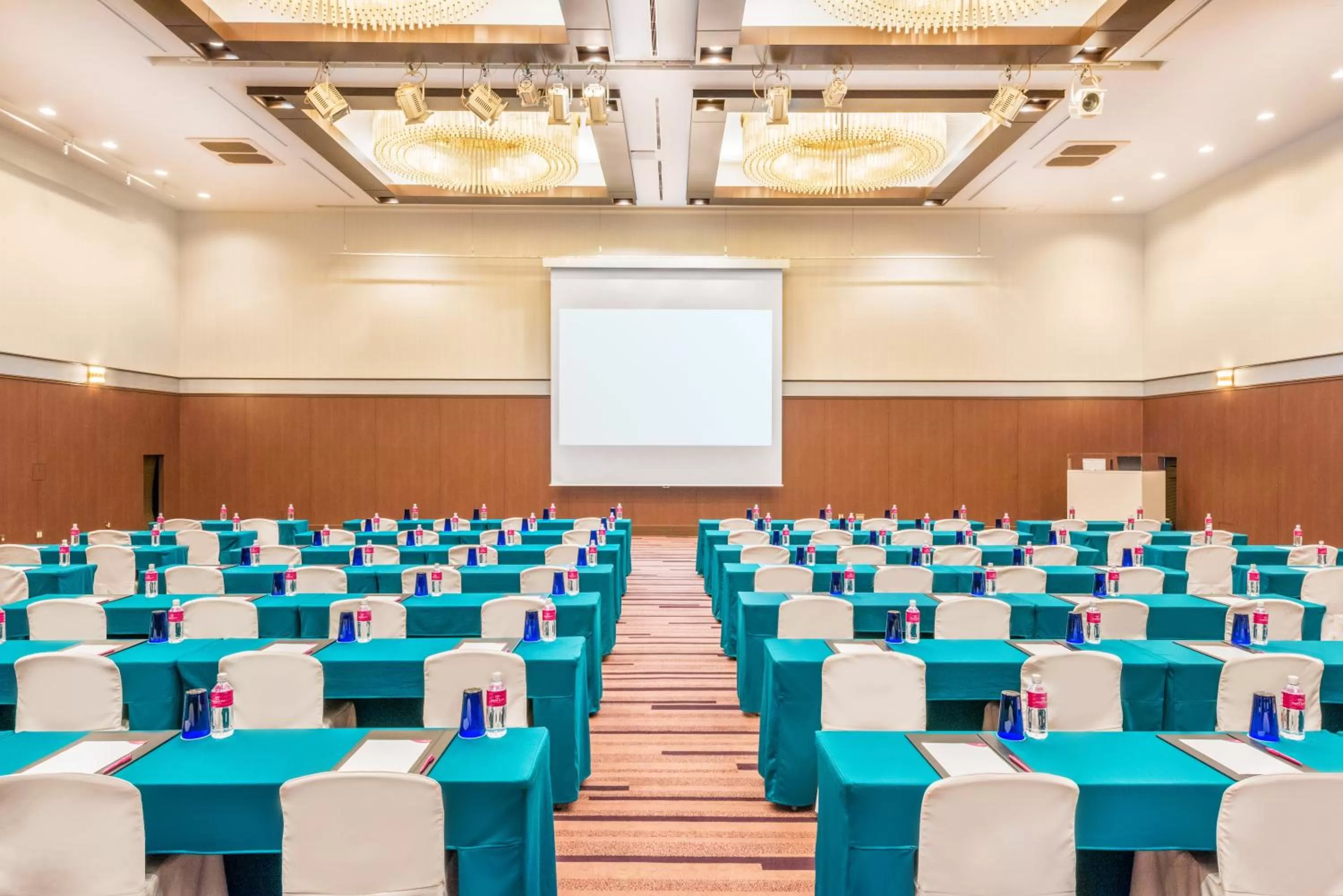 Meeting/conference room in ANA Crowne Plaza Hotel Kushiro, an IHG Hotel