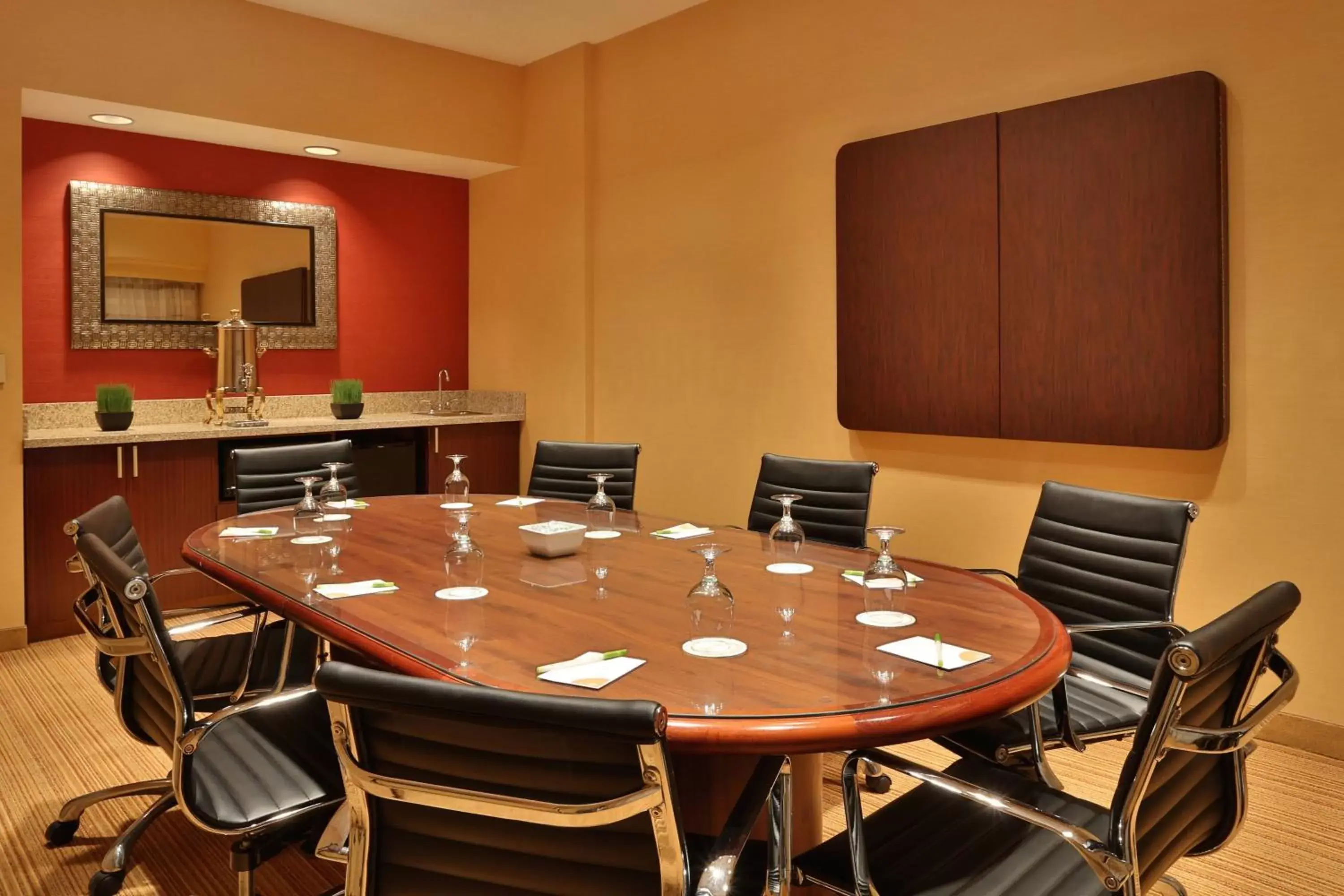 Meeting/conference room in Courtyard by Marriott Springfield Airport