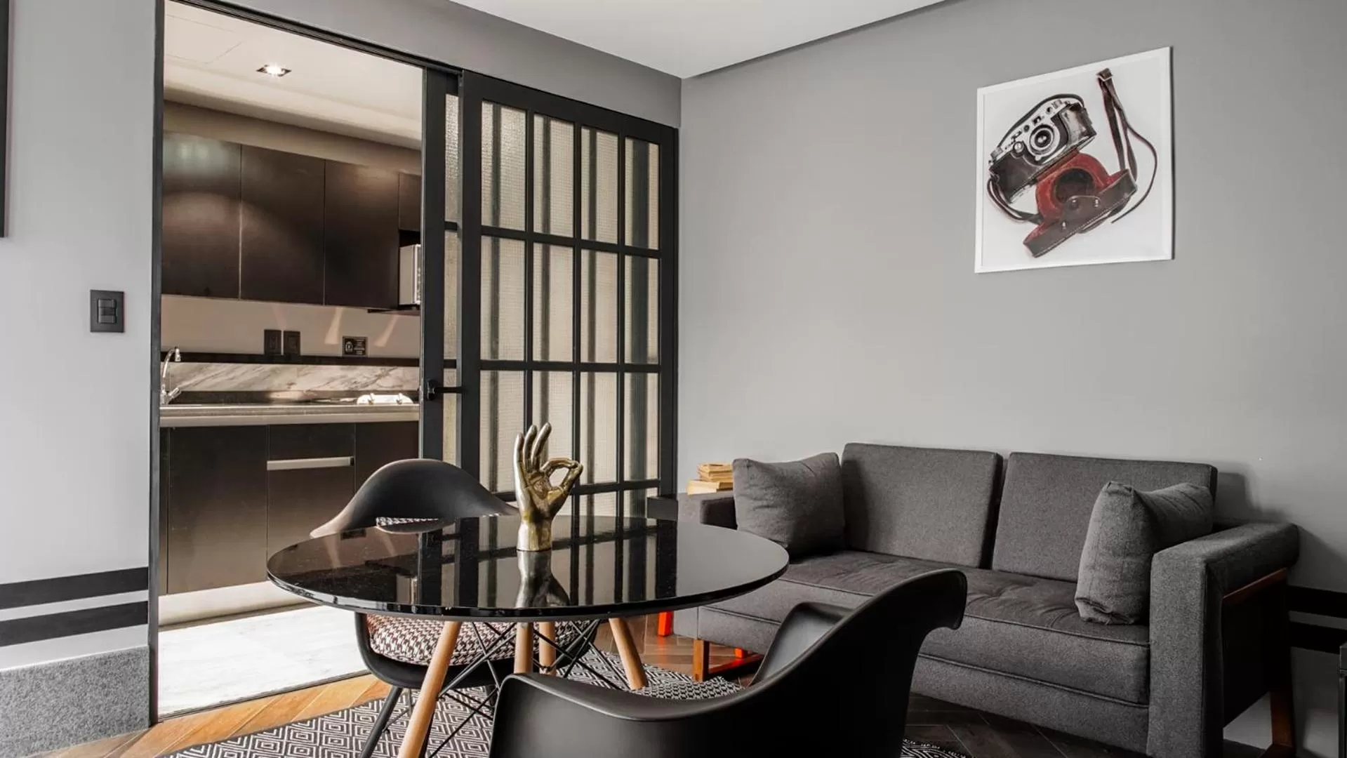 Kitchen or kitchenette in The Wild Oscar