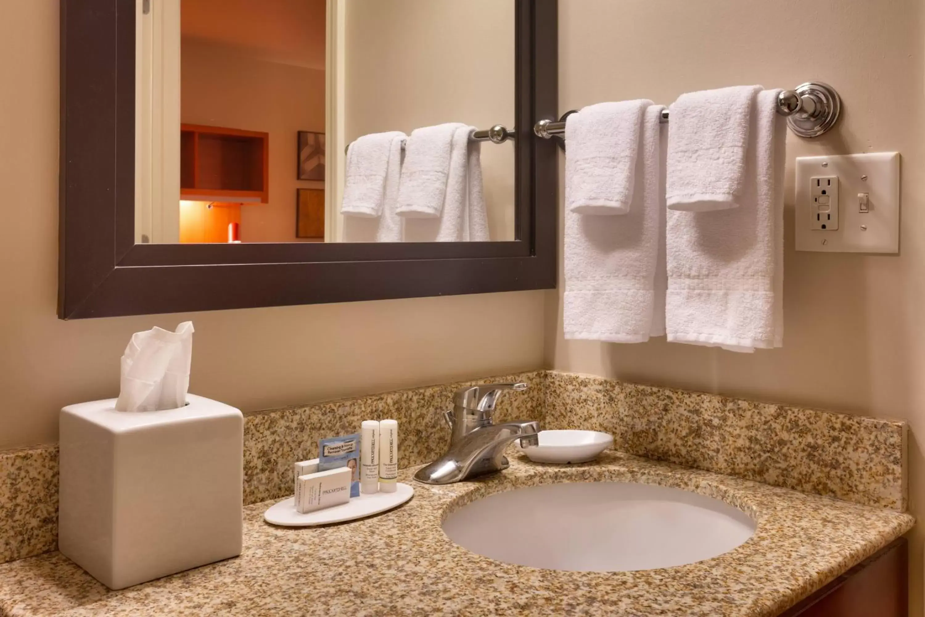 Bathroom in TownePlace Suites Boise West / Meridian