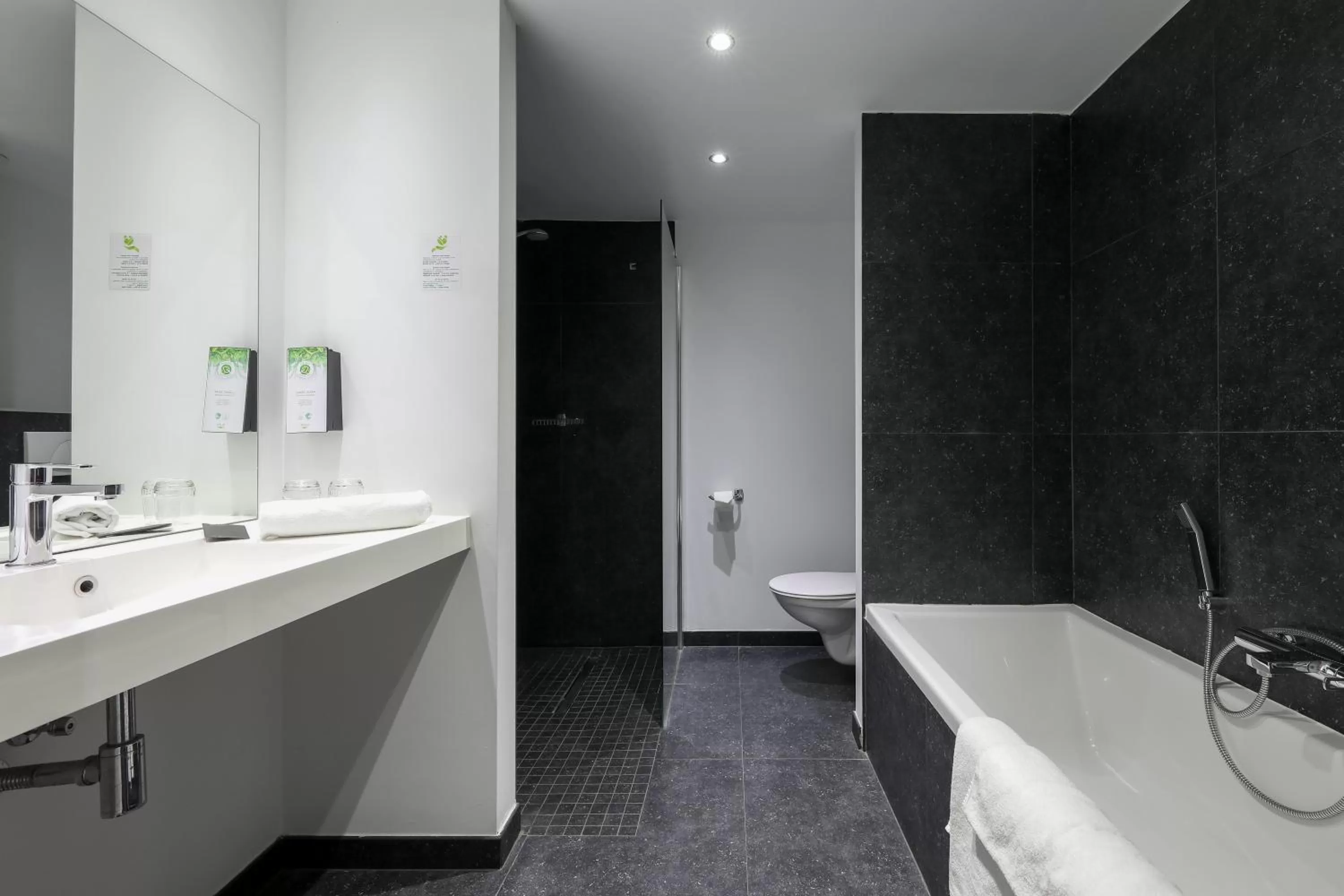 Bathroom in Hotel Eden Ardenne