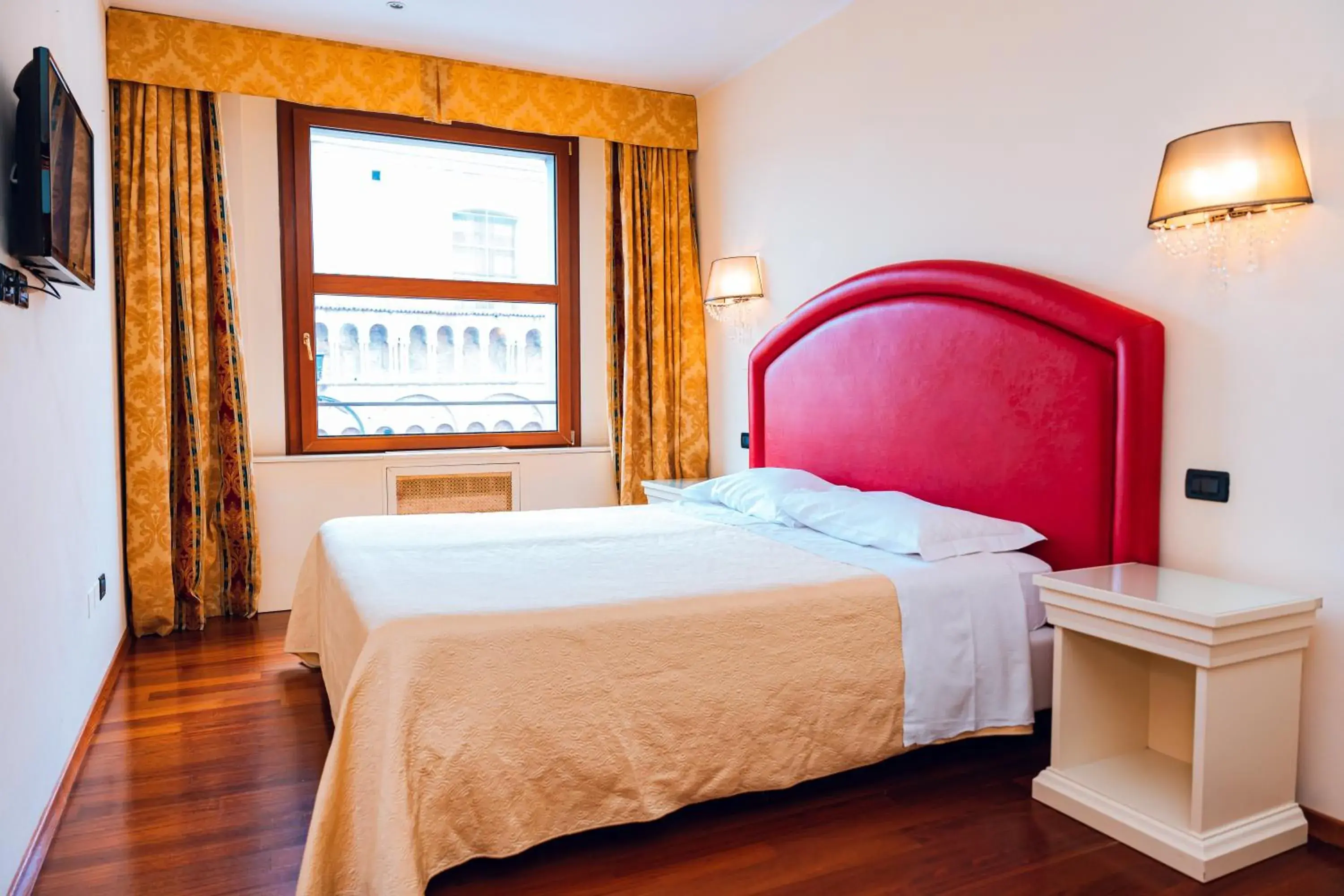 Double Room with Castle View in Panoramic Rooms Torre della Vittoria Double Room with Castle View in Panoramic Rooms Torre della Vittoria