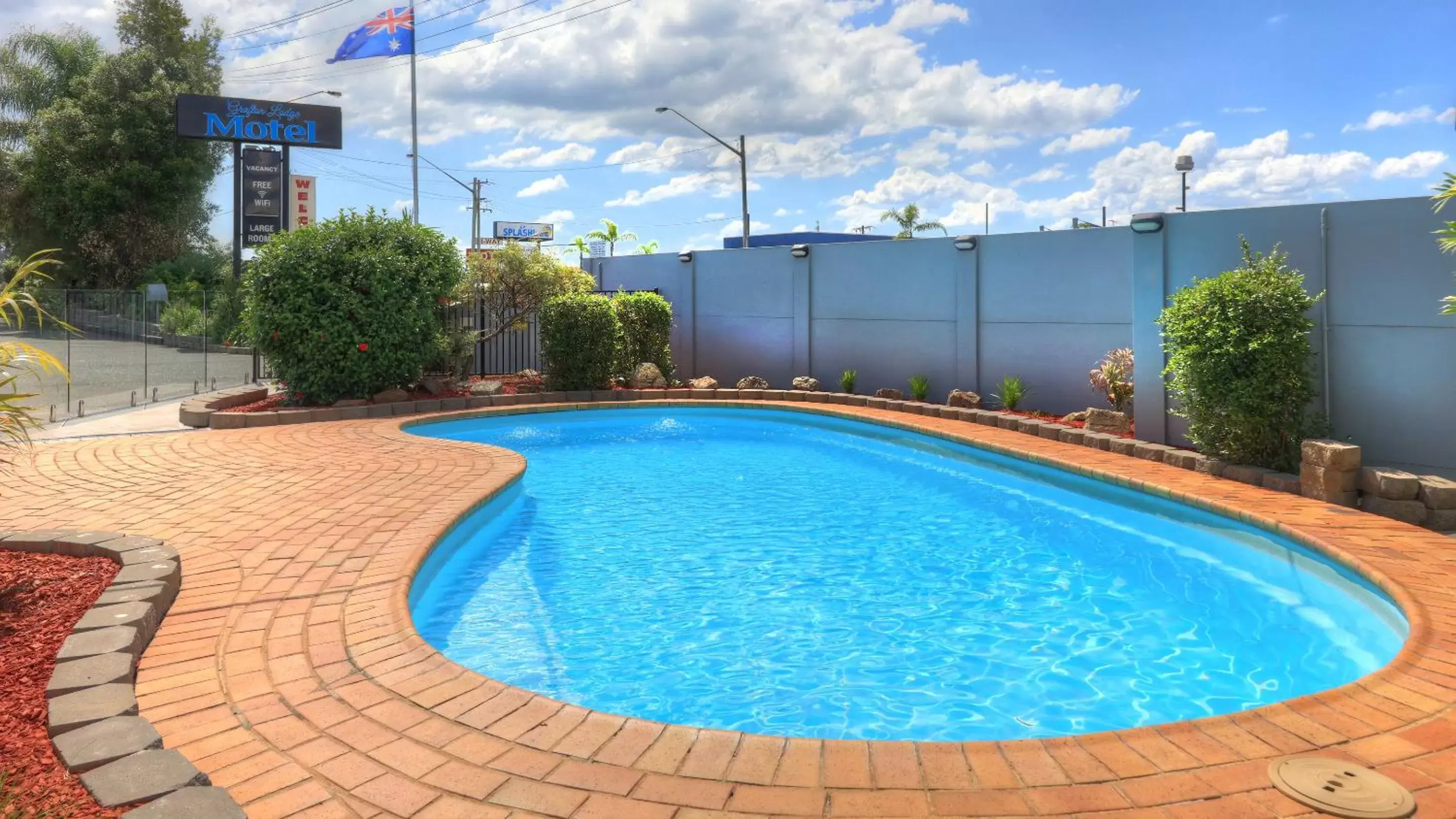 Swimming Pool in Grafton Lodge Motel