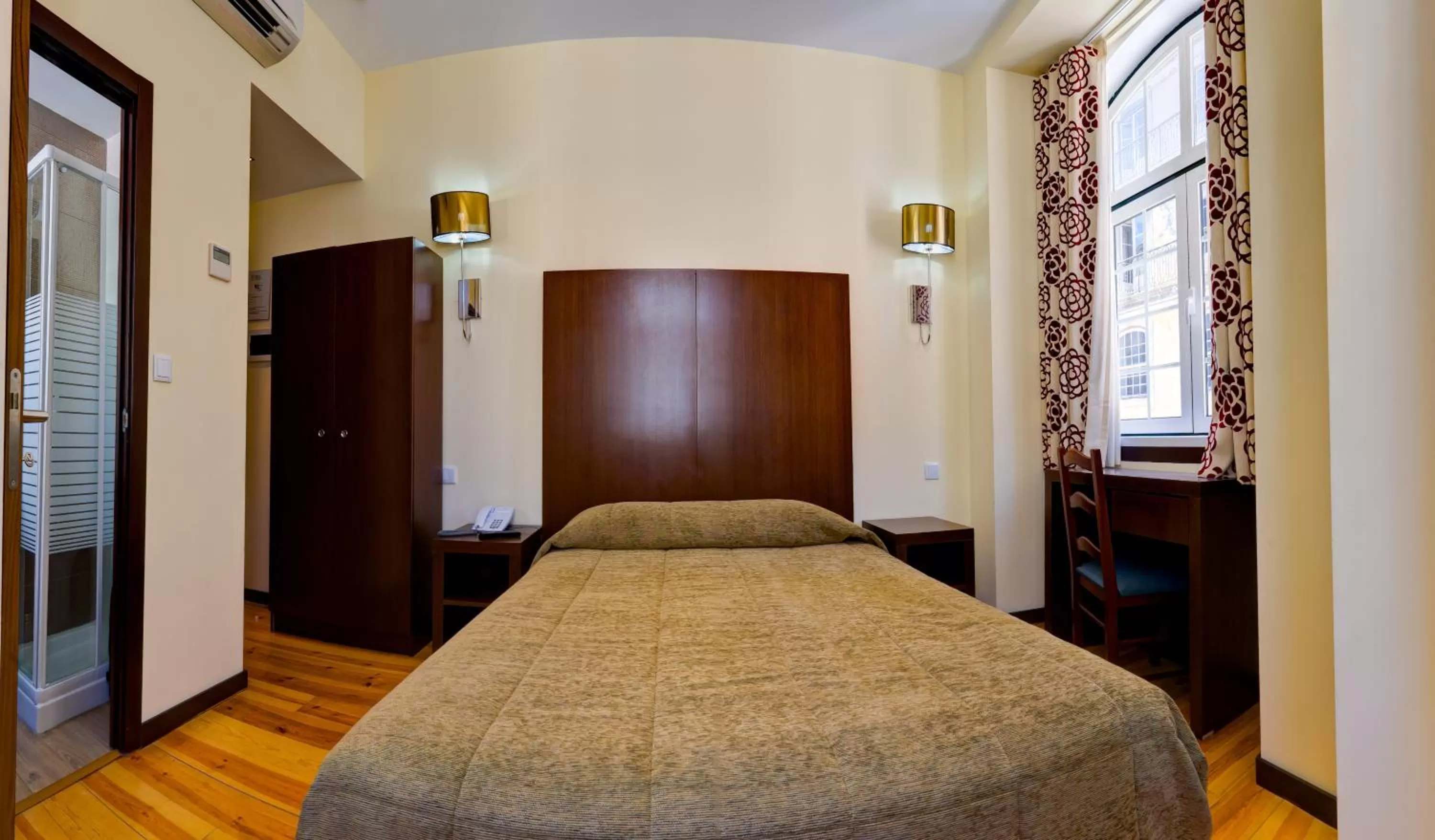 Photo of the whole room, Bed in Hotel Duas Nações