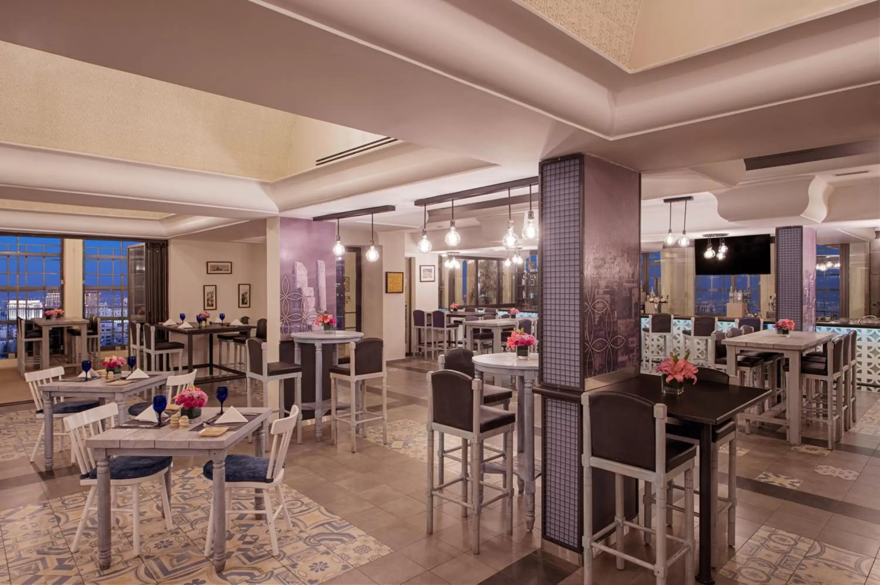 Restaurant/Places to Eat in Crowne Plaza Amman, an IHG Hotel