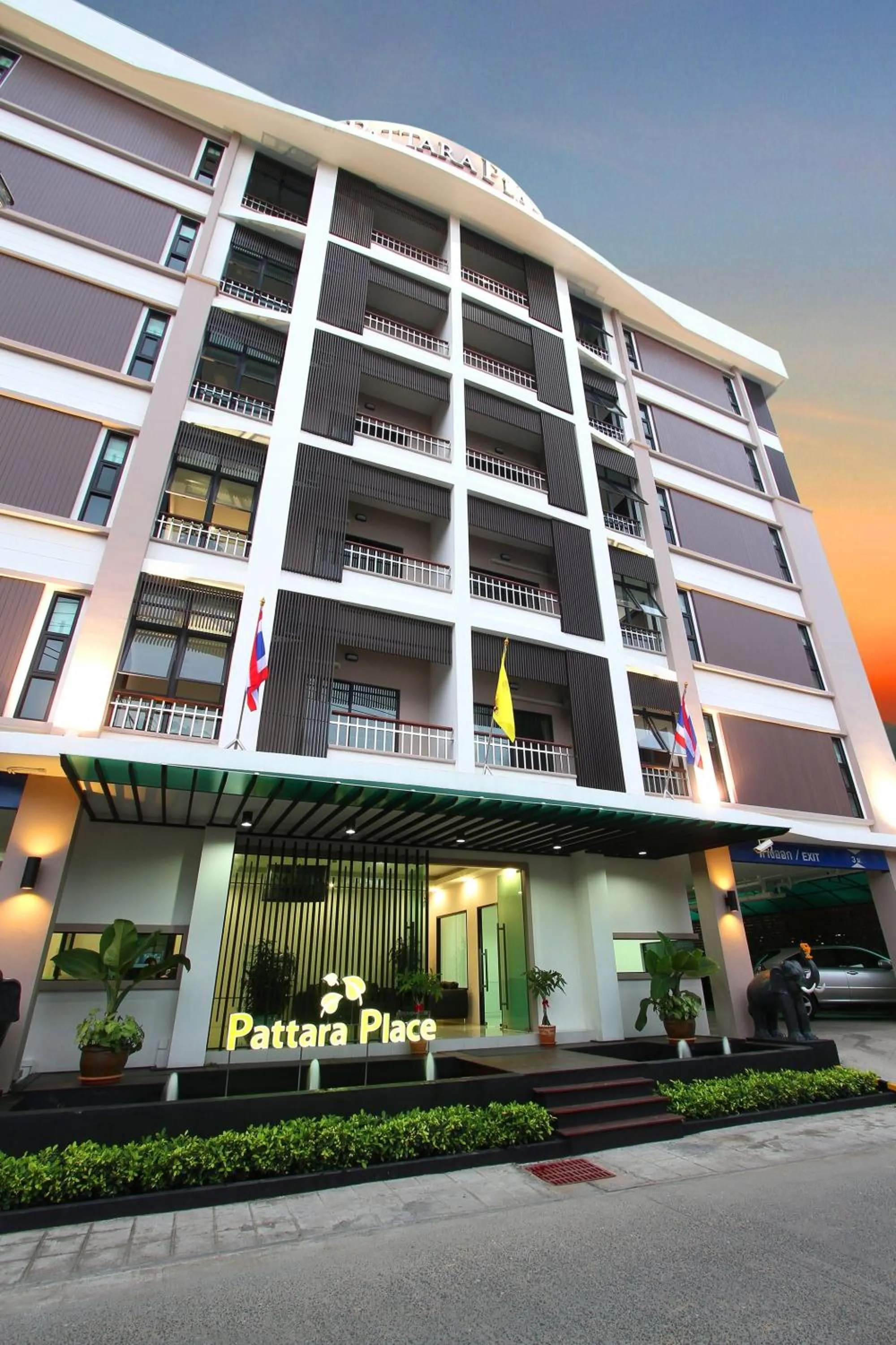 Property building in Pattara Place