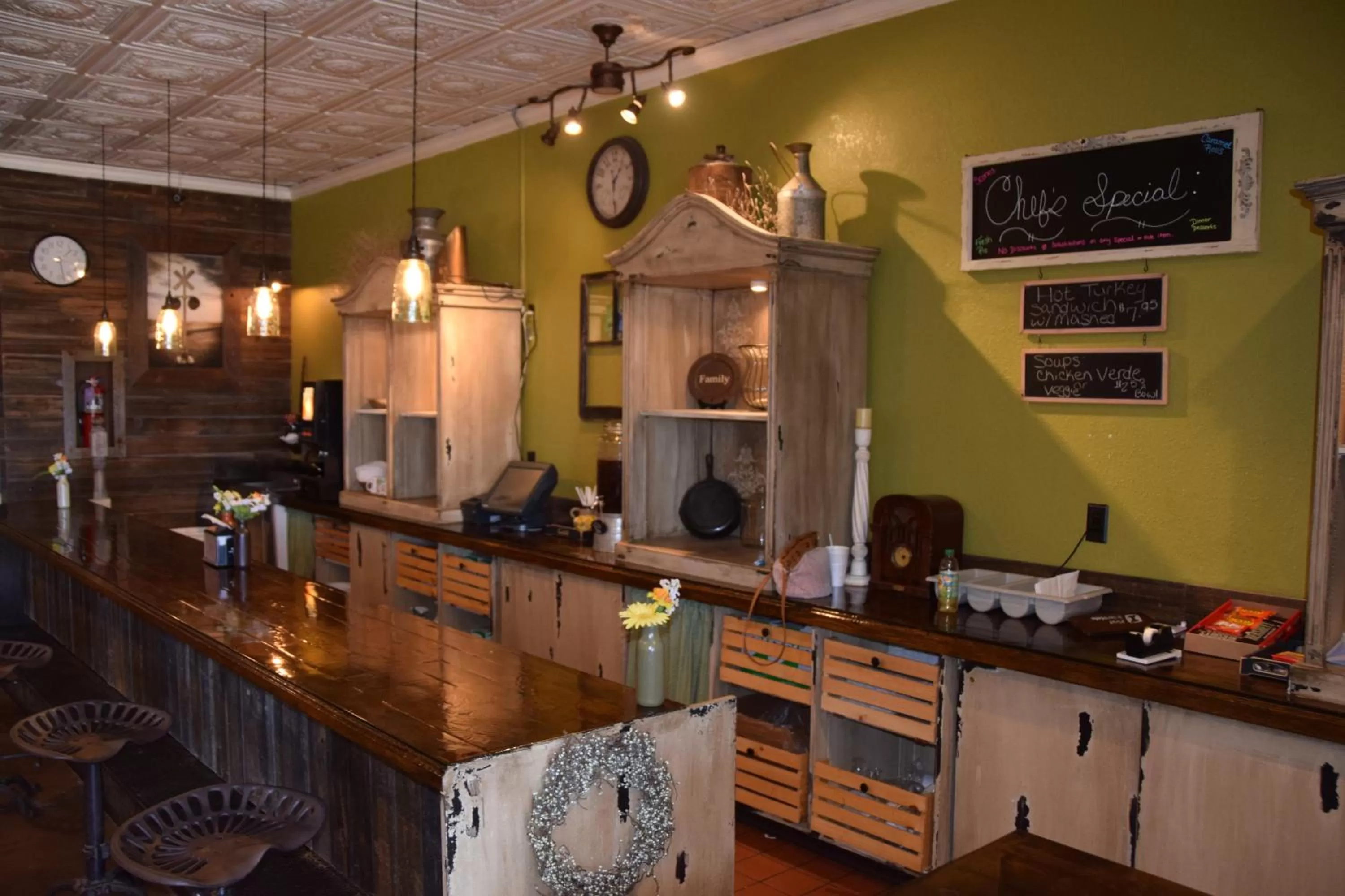 Kitchen or kitchenette in National 9 Inn Gillette