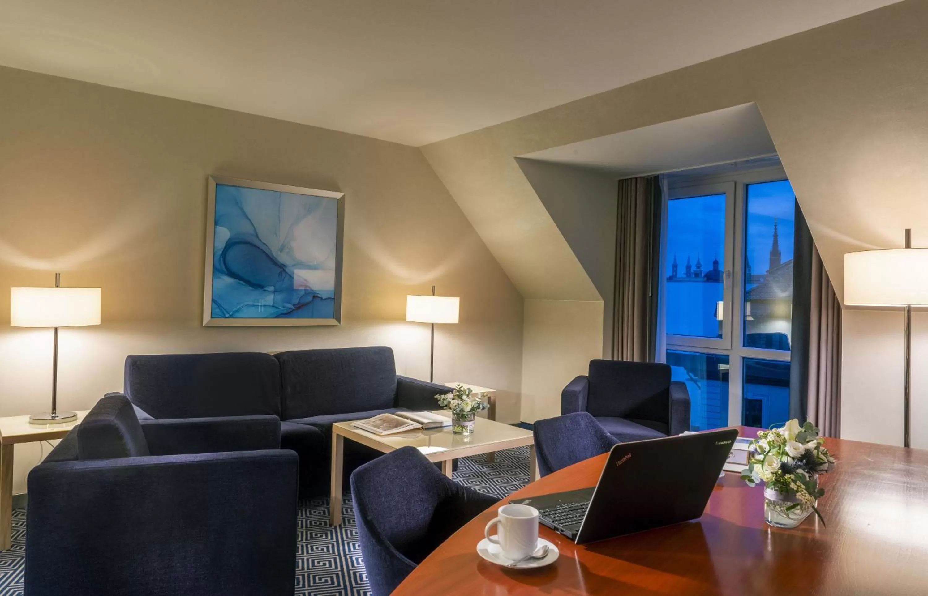 Living room in Maritim Hotel Würzburg