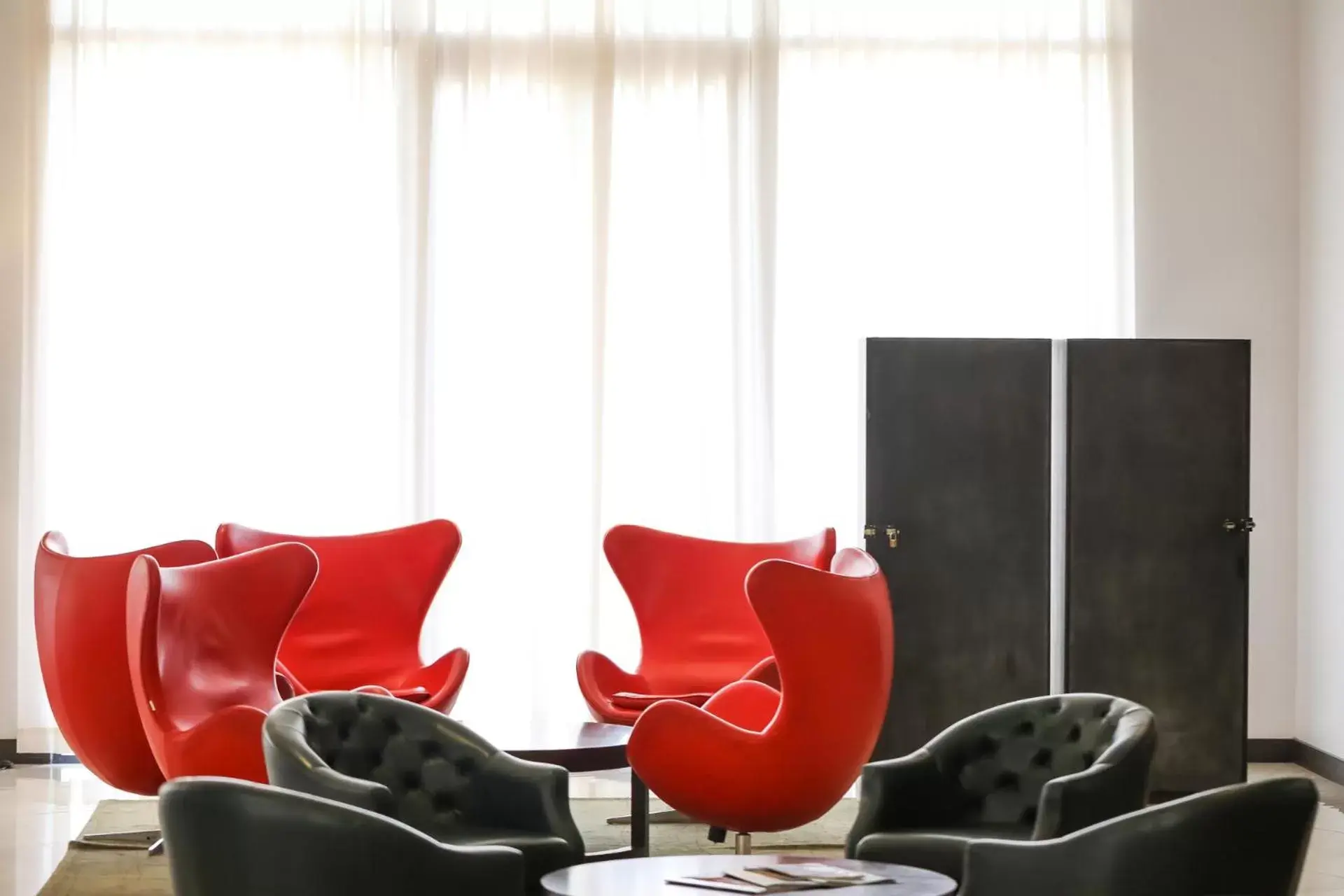 Living room, Seating Area in TRYP By Wyndham Ribeirão Preto