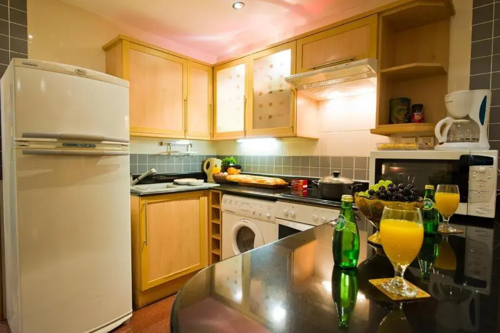 Kitchen/Kitchenette in One Pavilion Luxury Serviced Apartments