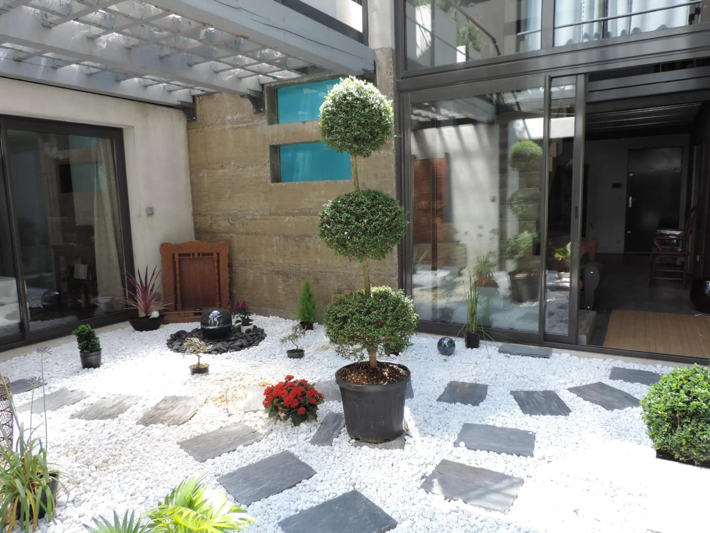 Garden view in Be Loft B&B Pool & Spa