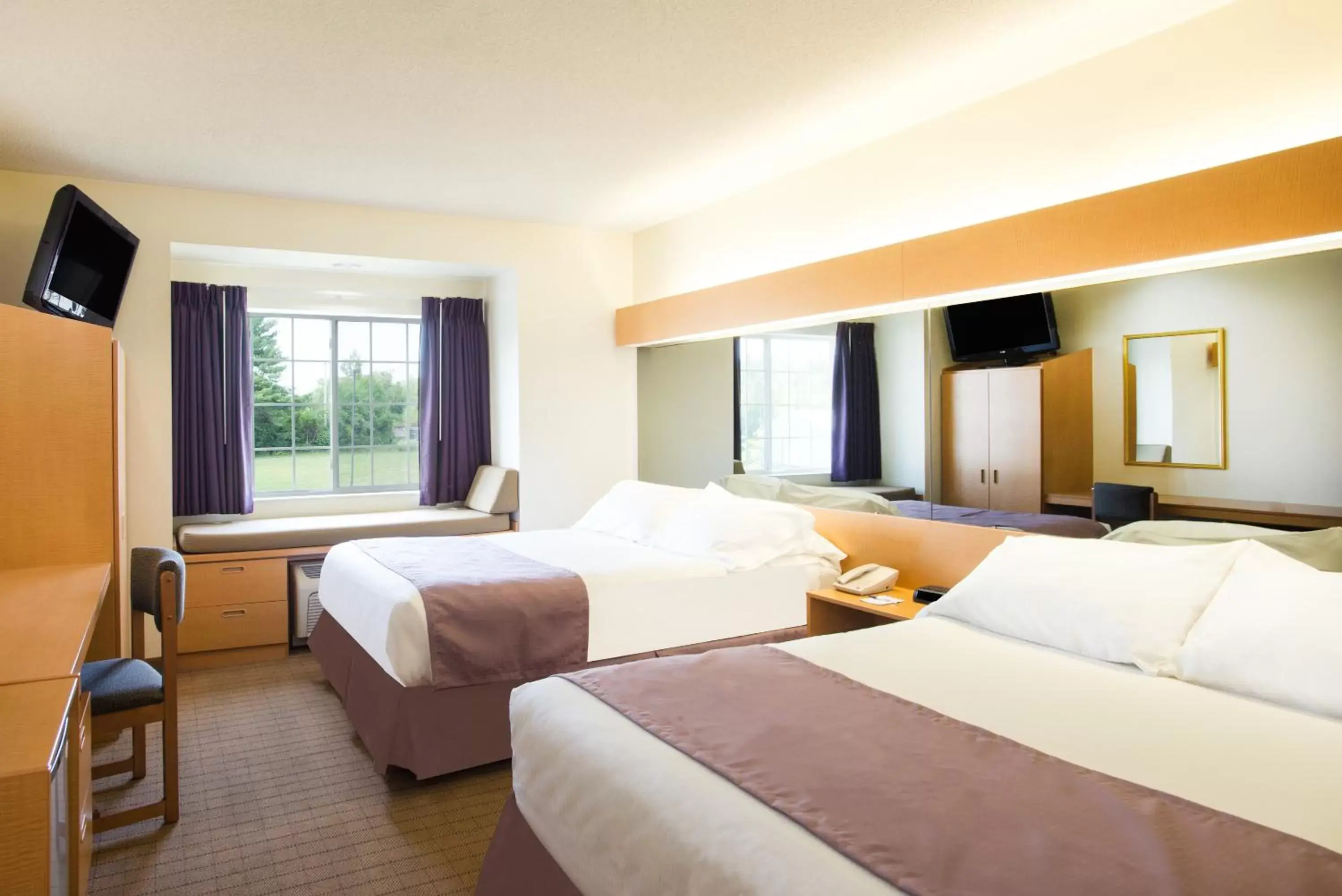 Photo of the whole room, Room Photo in Microtel Inn & Suites by Wyndham Plattsburgh
