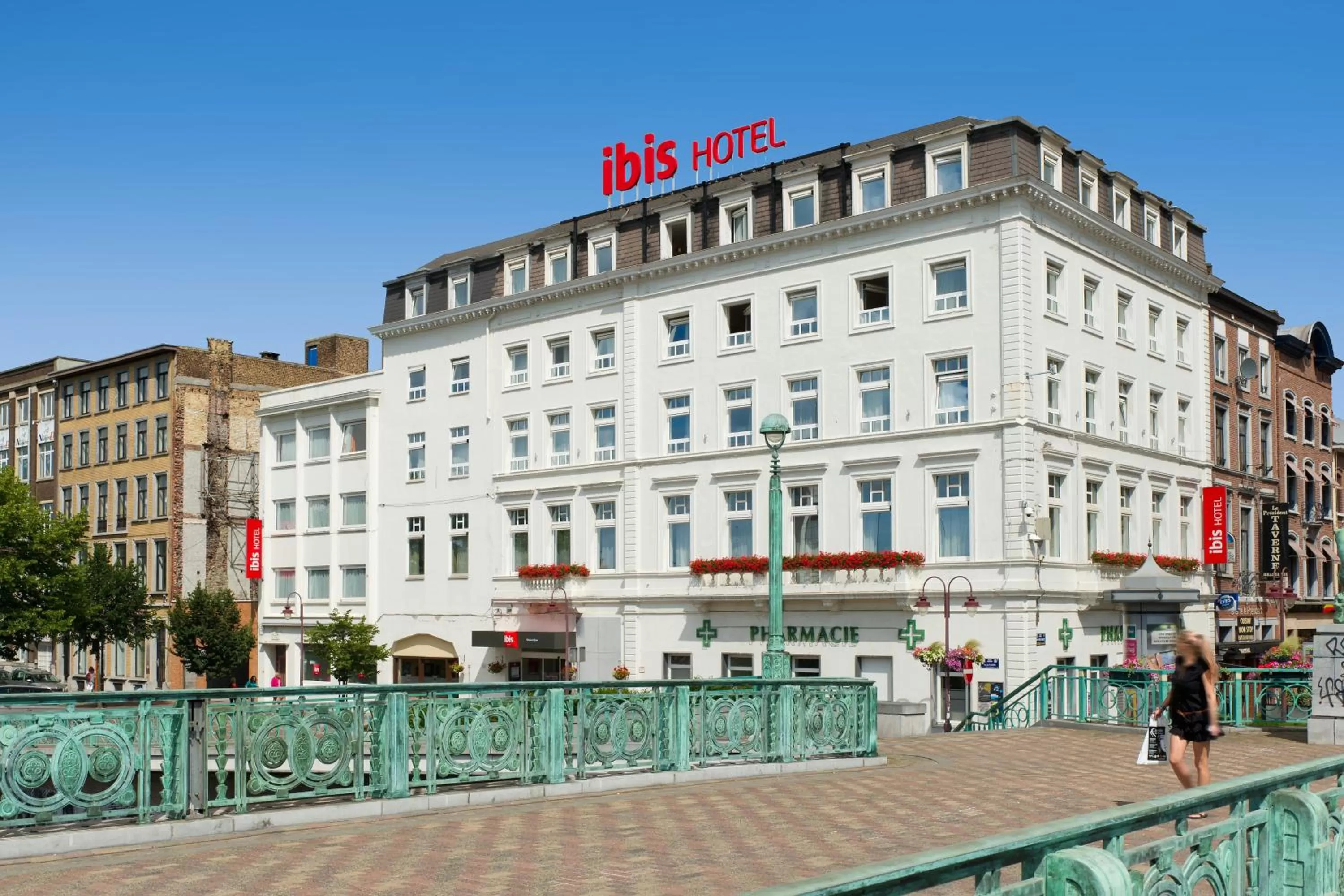 Facade/entrance in ibis Charleroi Centre Gare