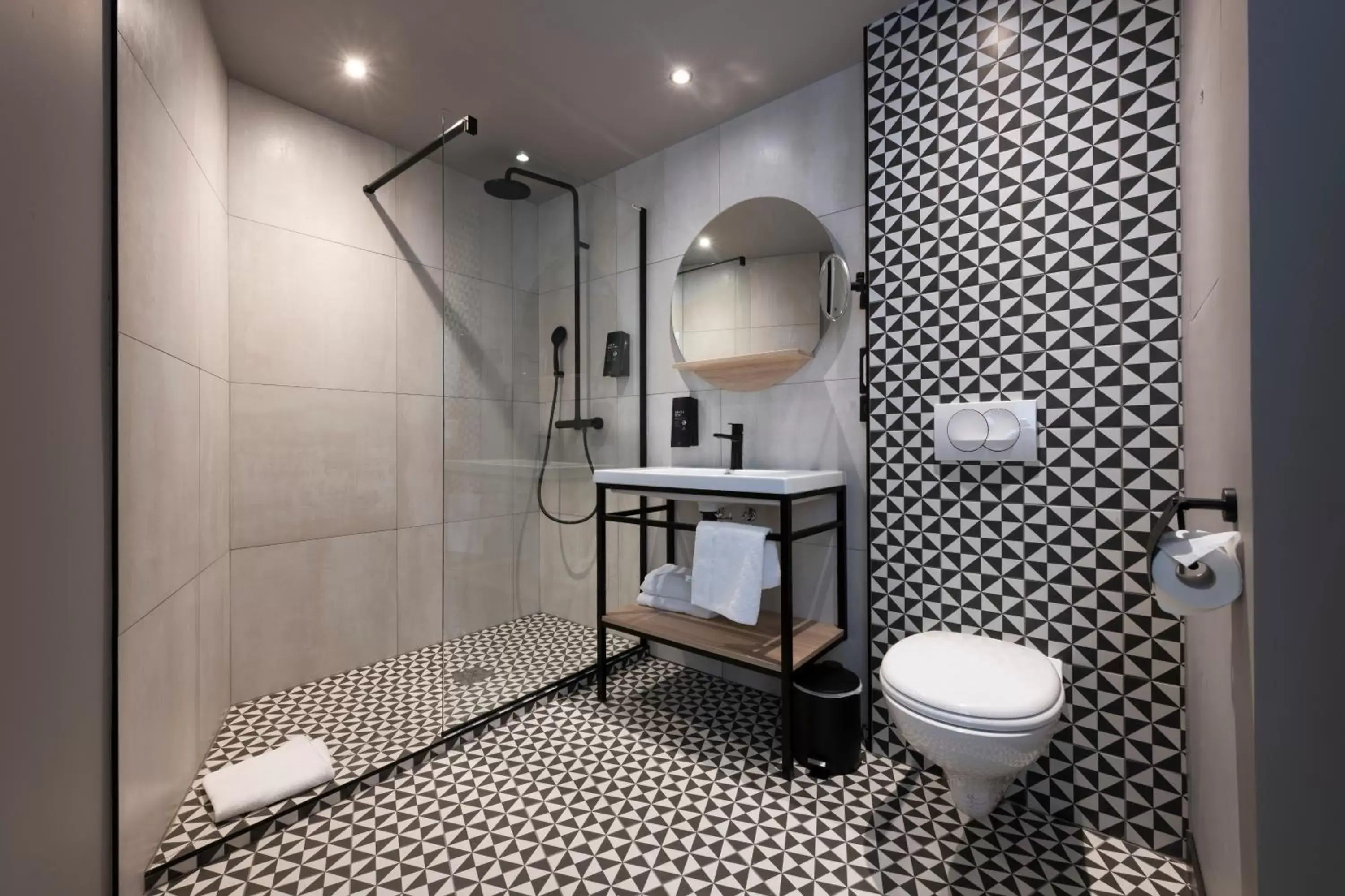 Bathroom in Tulip Residences Joinville-Le-Pont