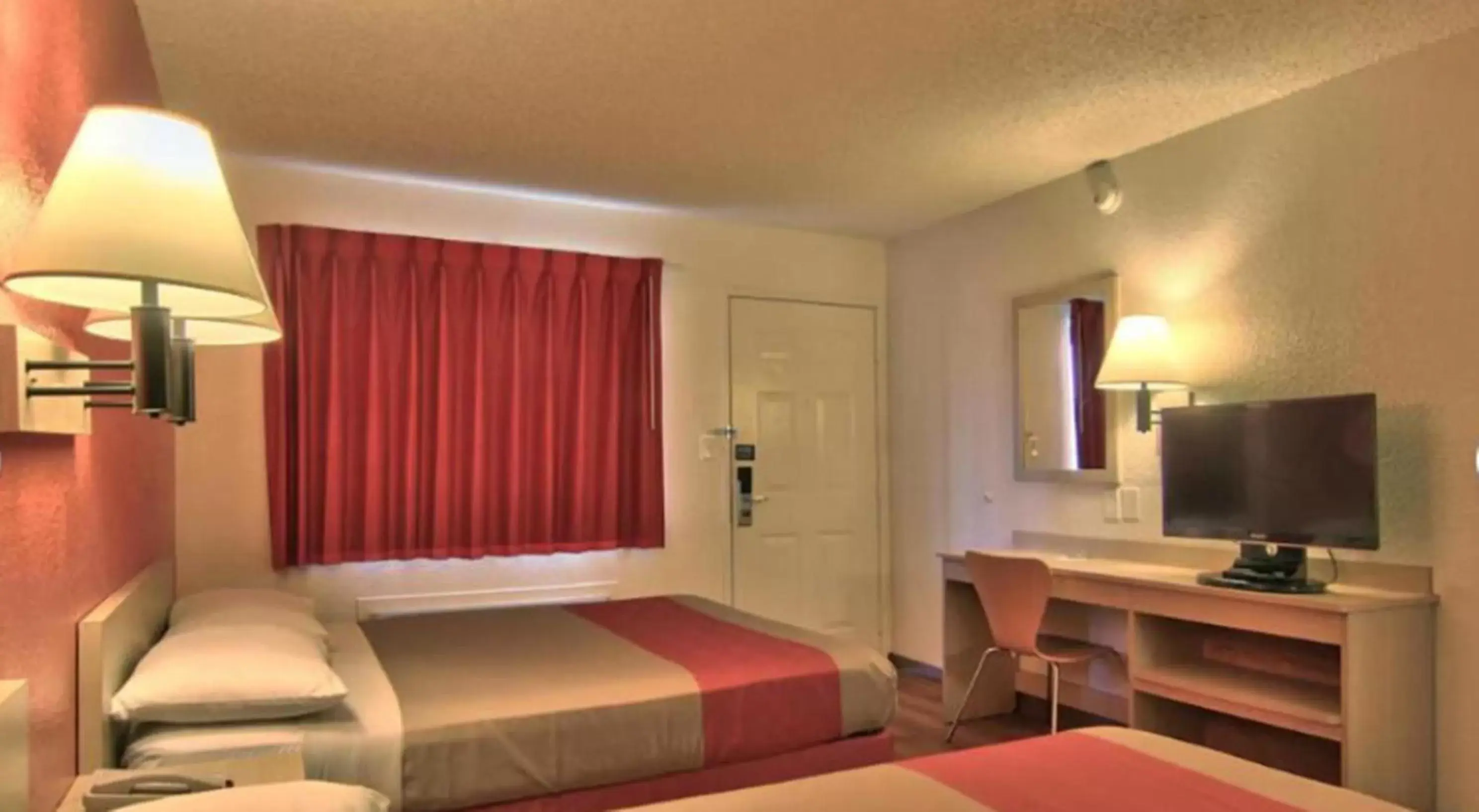 Bed in Motel 6-Sacramento, CA - Old Sacramento North