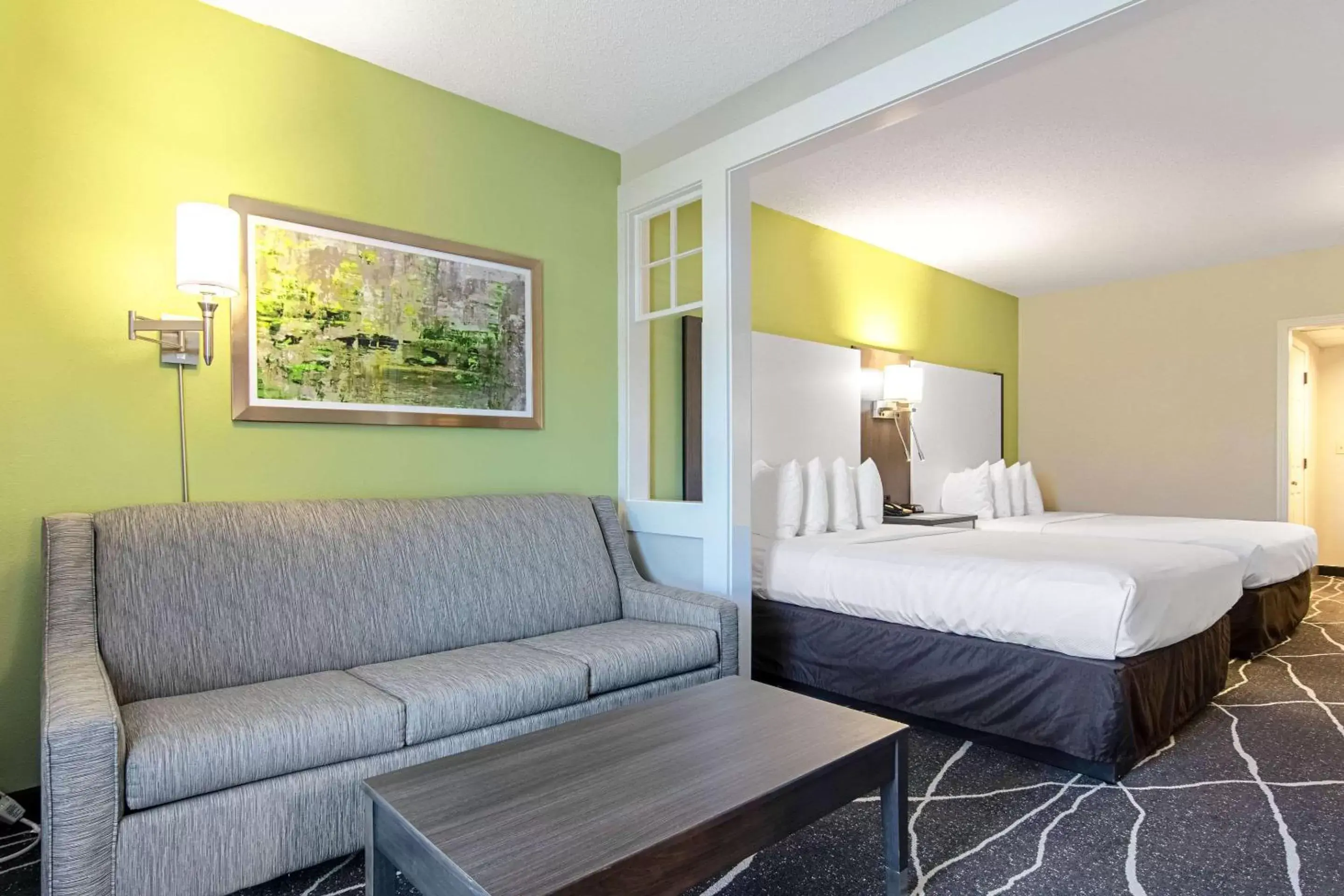 Photo of the whole room, Bed in Clarion Inn Willow River Photo of the whole room, Bed in Clarion Inn Willow River