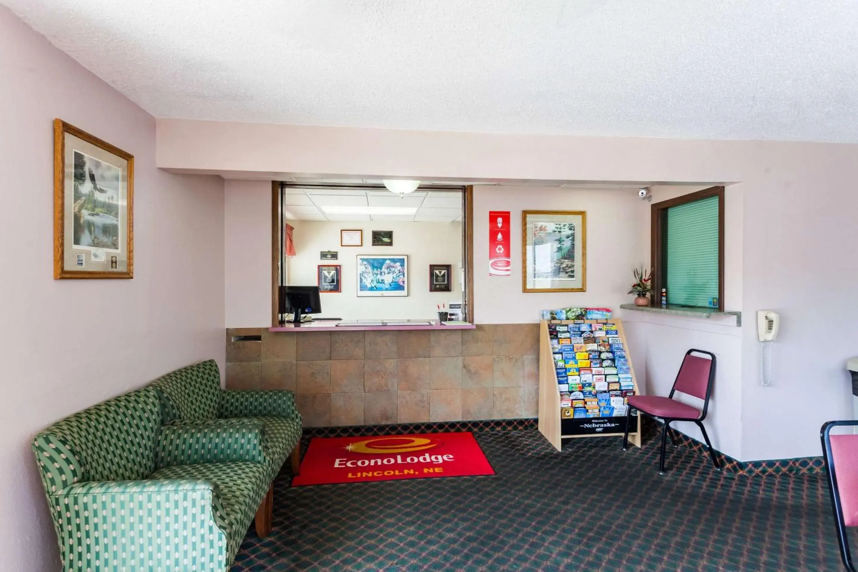 Lobby or reception, Seating Area in Econo Lodge Lincoln