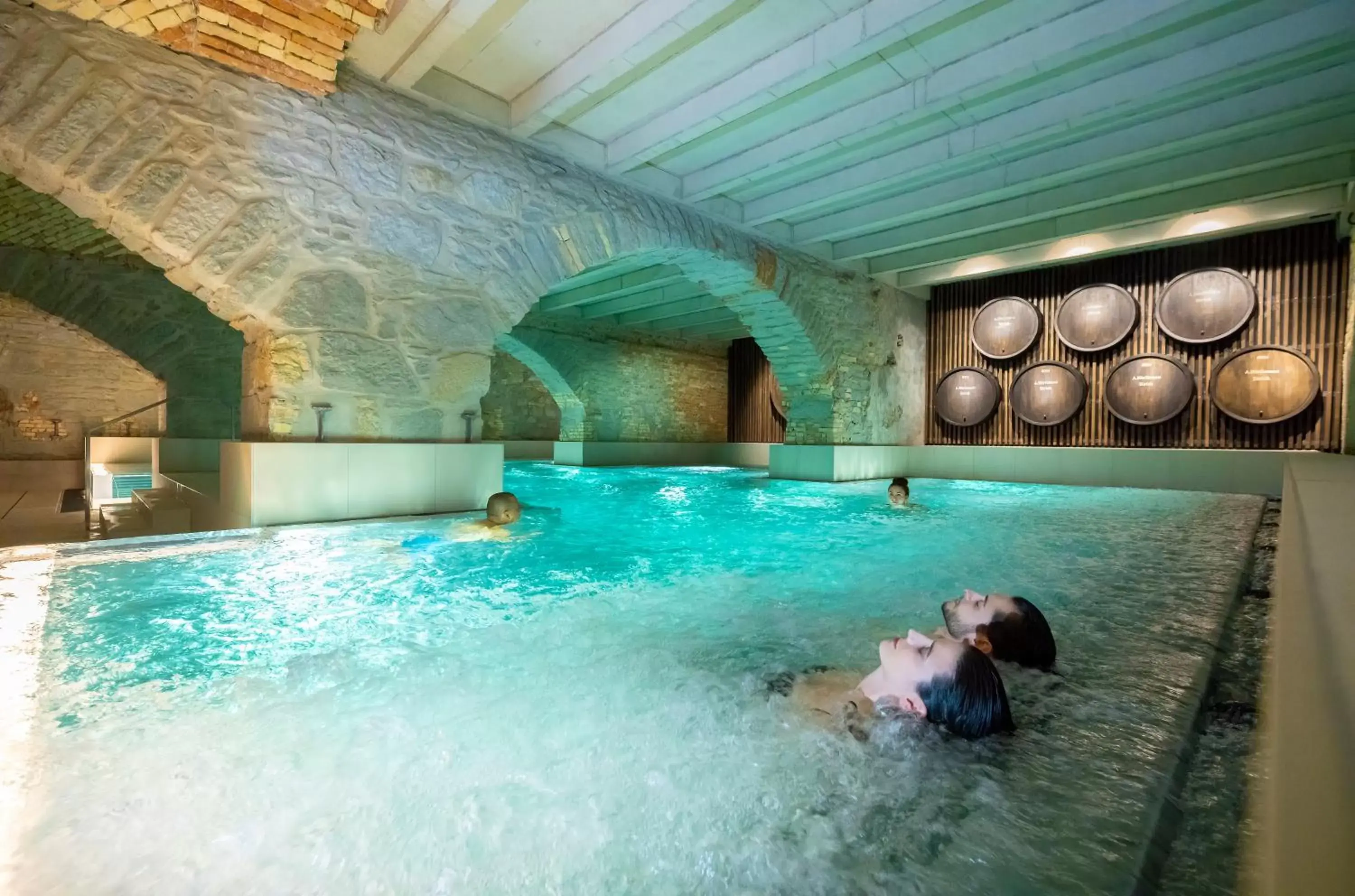 Hot Spring Bath, Swimming Pool in B2 Hotel Zürich
