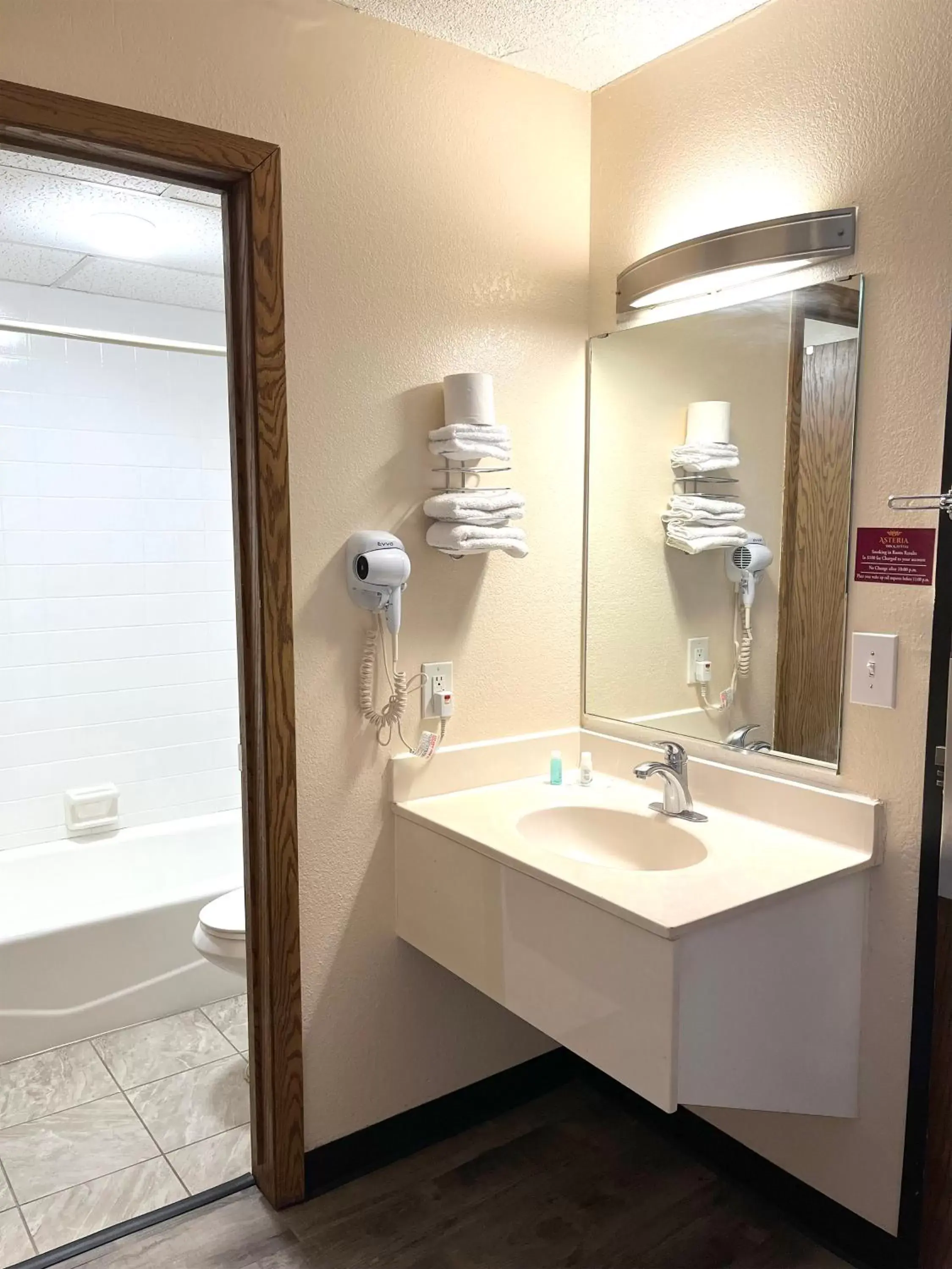 Bathroom in Coratel Inn & Suites by Jasper Waite Park