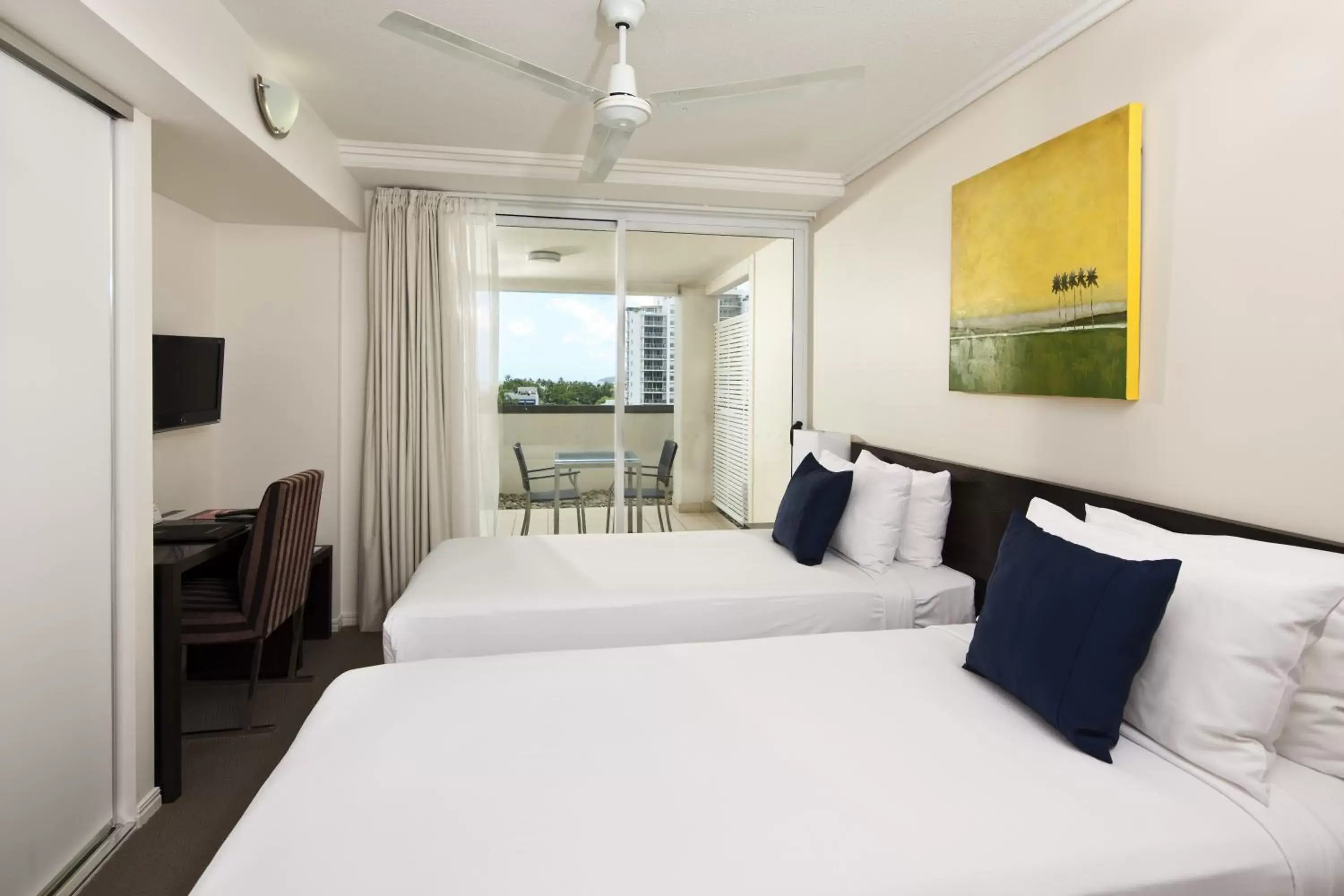 Executive Hotel Studio in Cairns Central Plaza Apartment Hotel