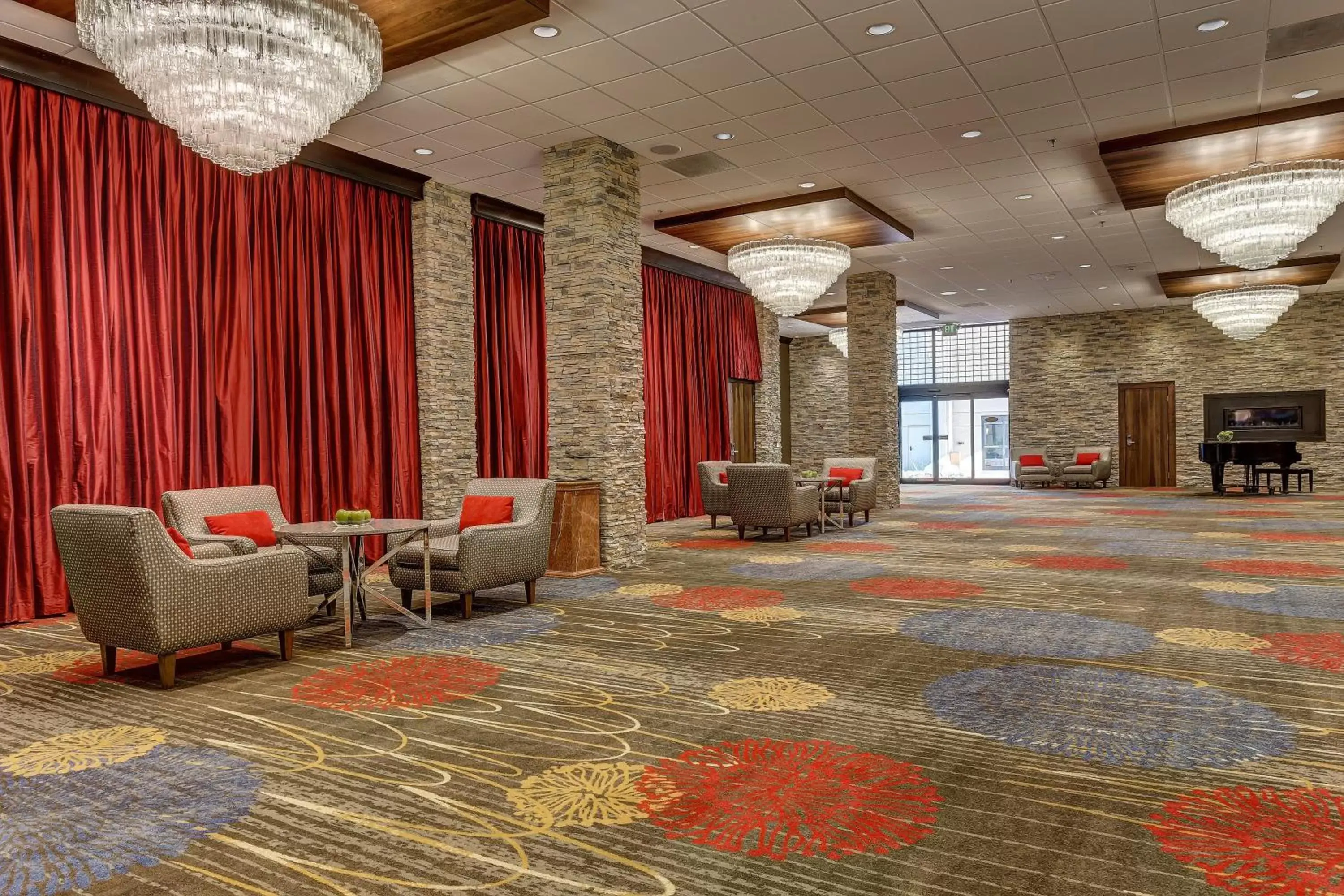 Meeting/conference room in Crowne Plaza Hotel Foster City-San Mateo, an IHG Hotel