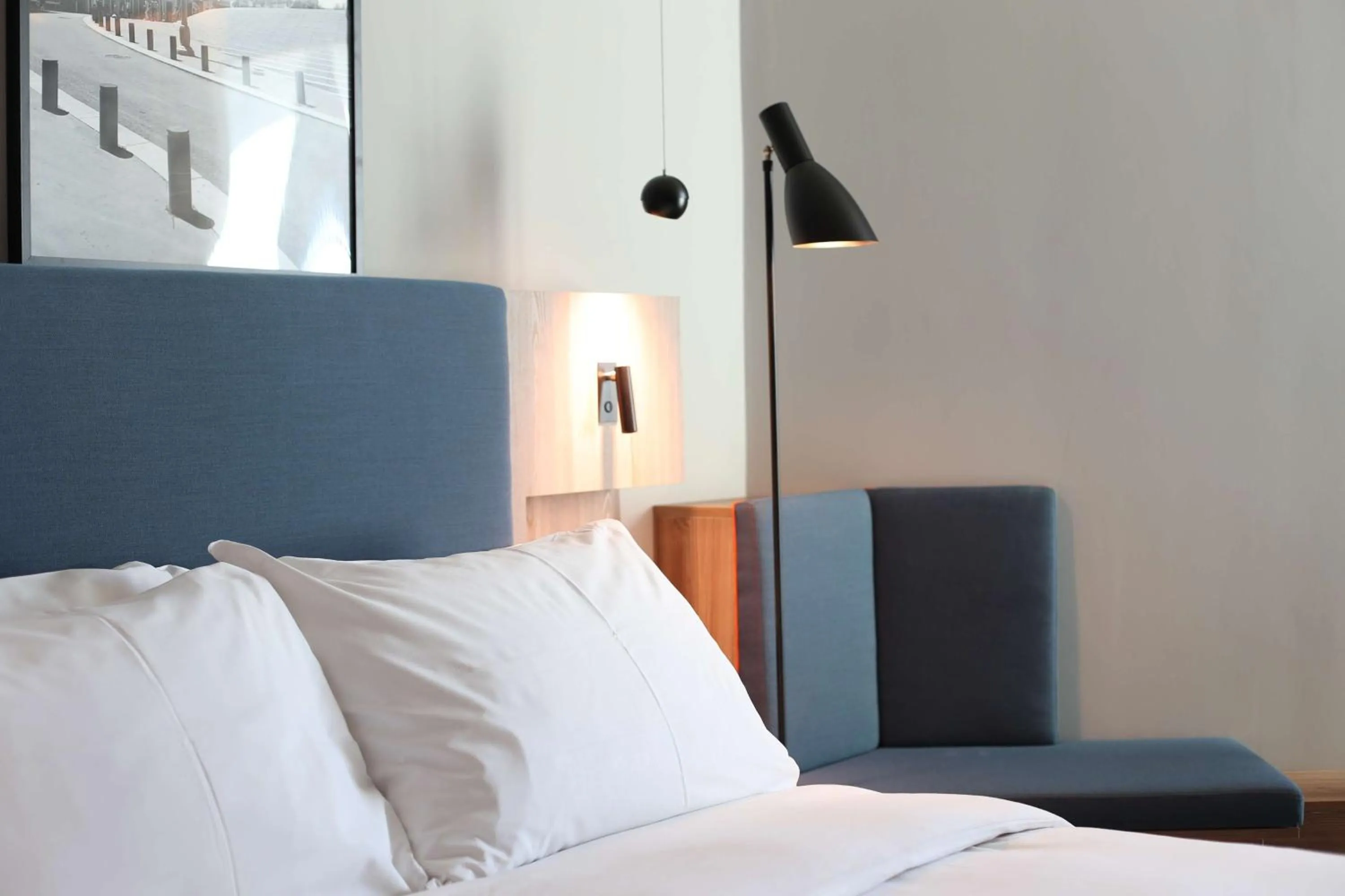 Bedroom, Bed in Radisson Hotel Nice Airport