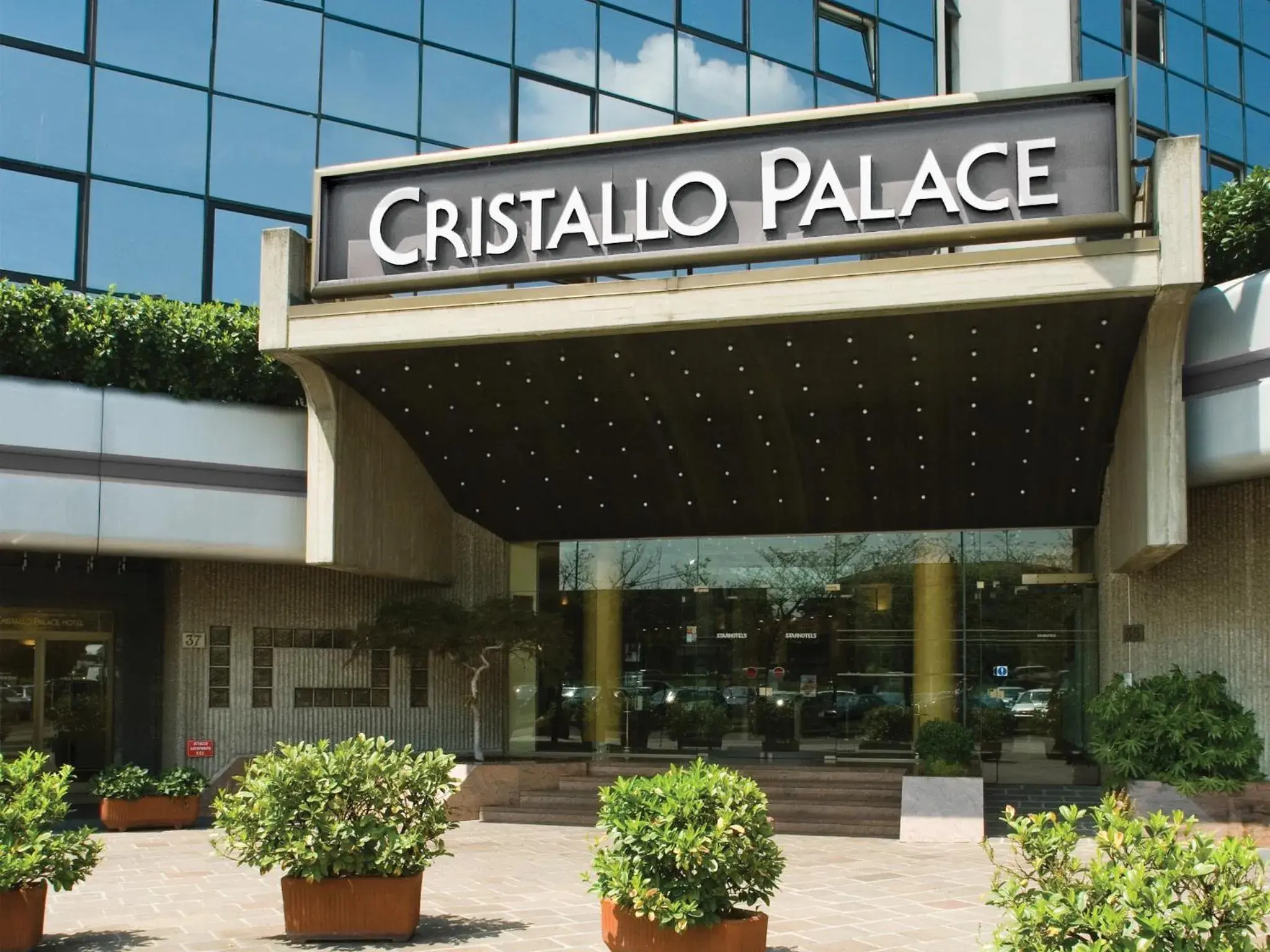 Facade/entrance in Starhotels Cristallo Palace