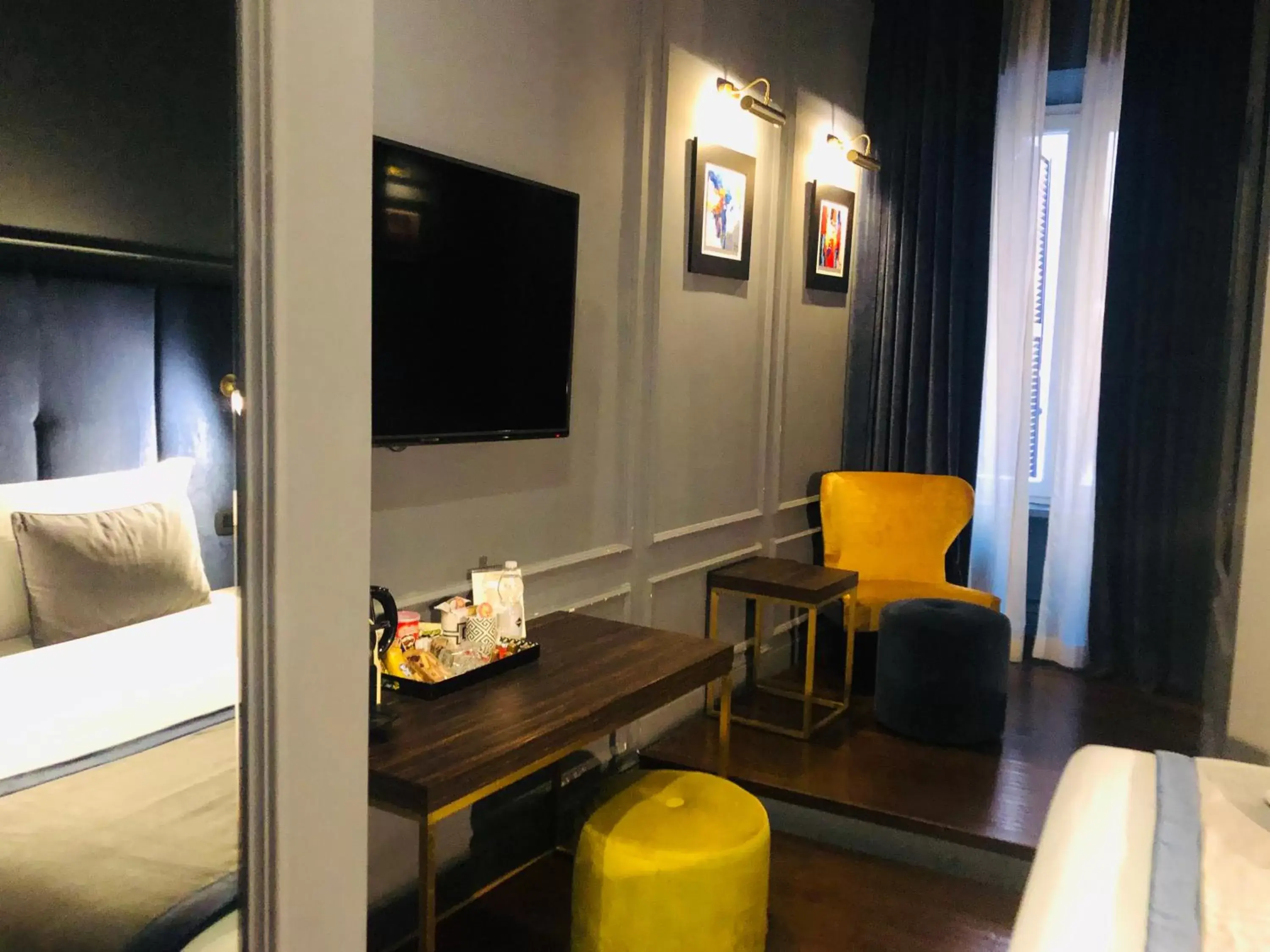 TV and multimedia, TV/Entertainment Center in Saint B Boutique Hotel STB