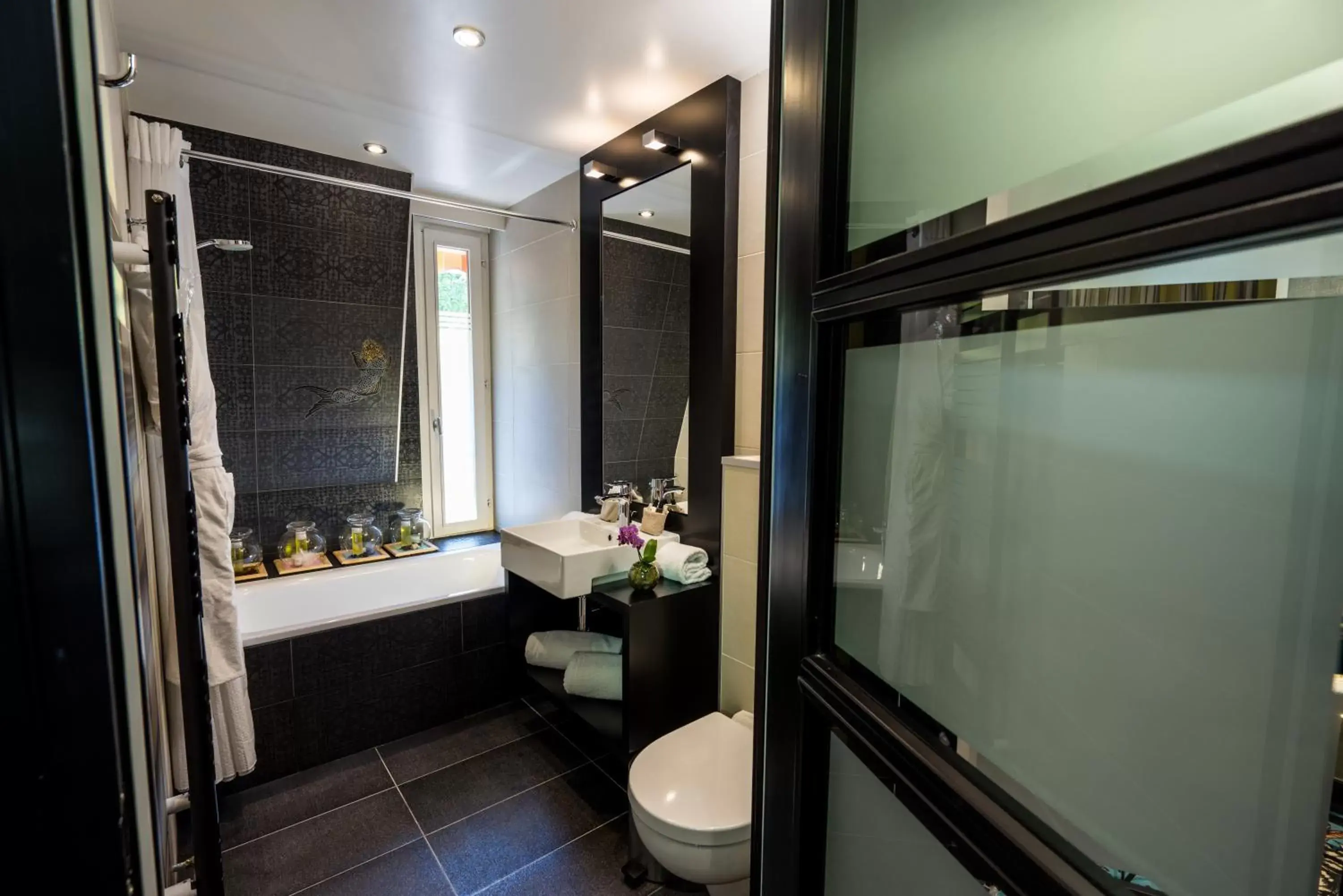 Shower, Bathroom in Les Trésoms Lake and Spa Resort