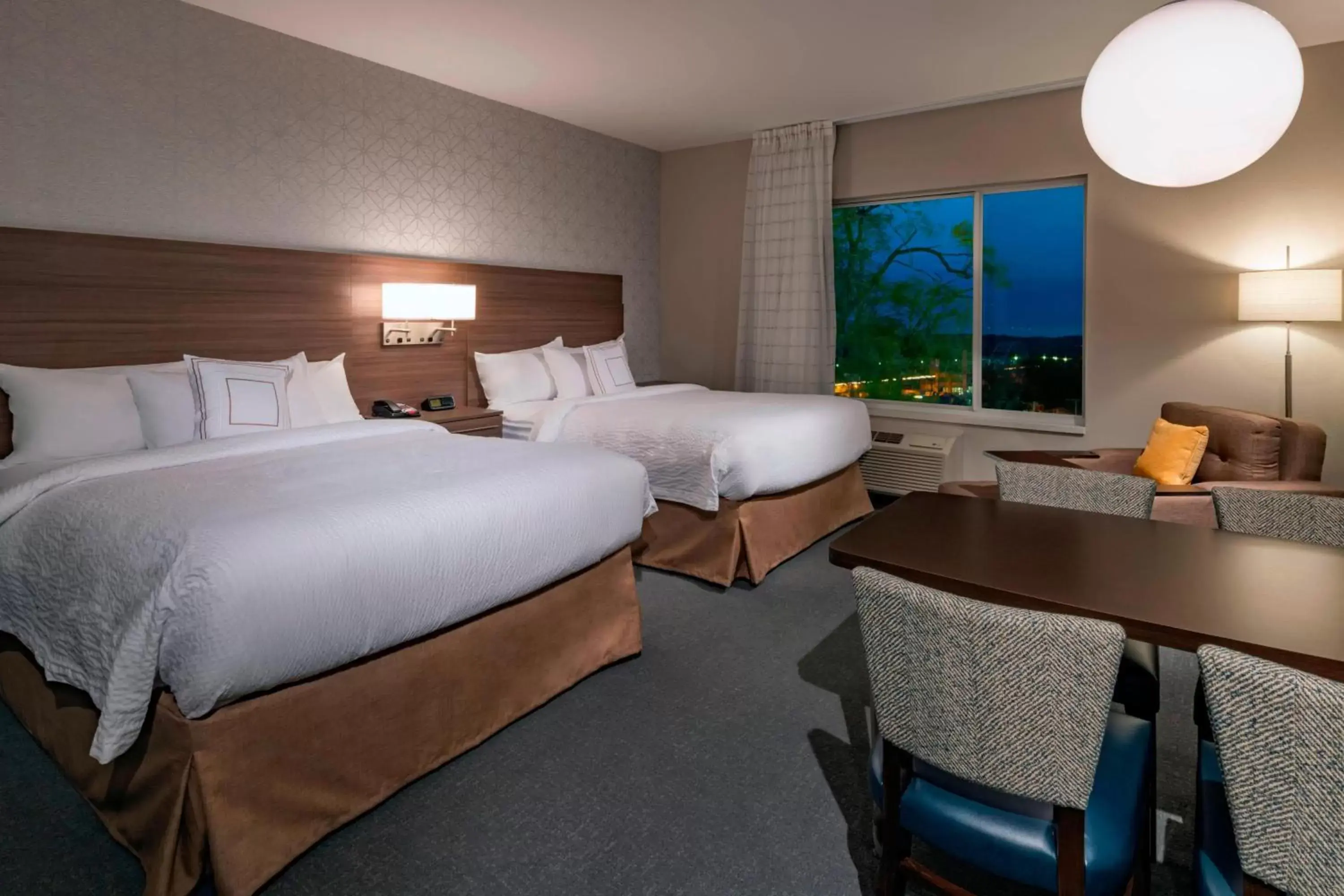Bedroom, Bed in TownePlace Suites by Marriott Leavenworth