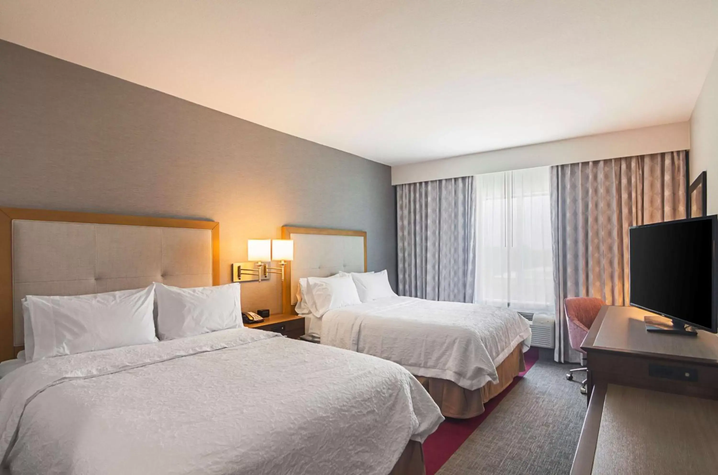 Bed in Hampton Inn & Suites-Dallas/Richardson