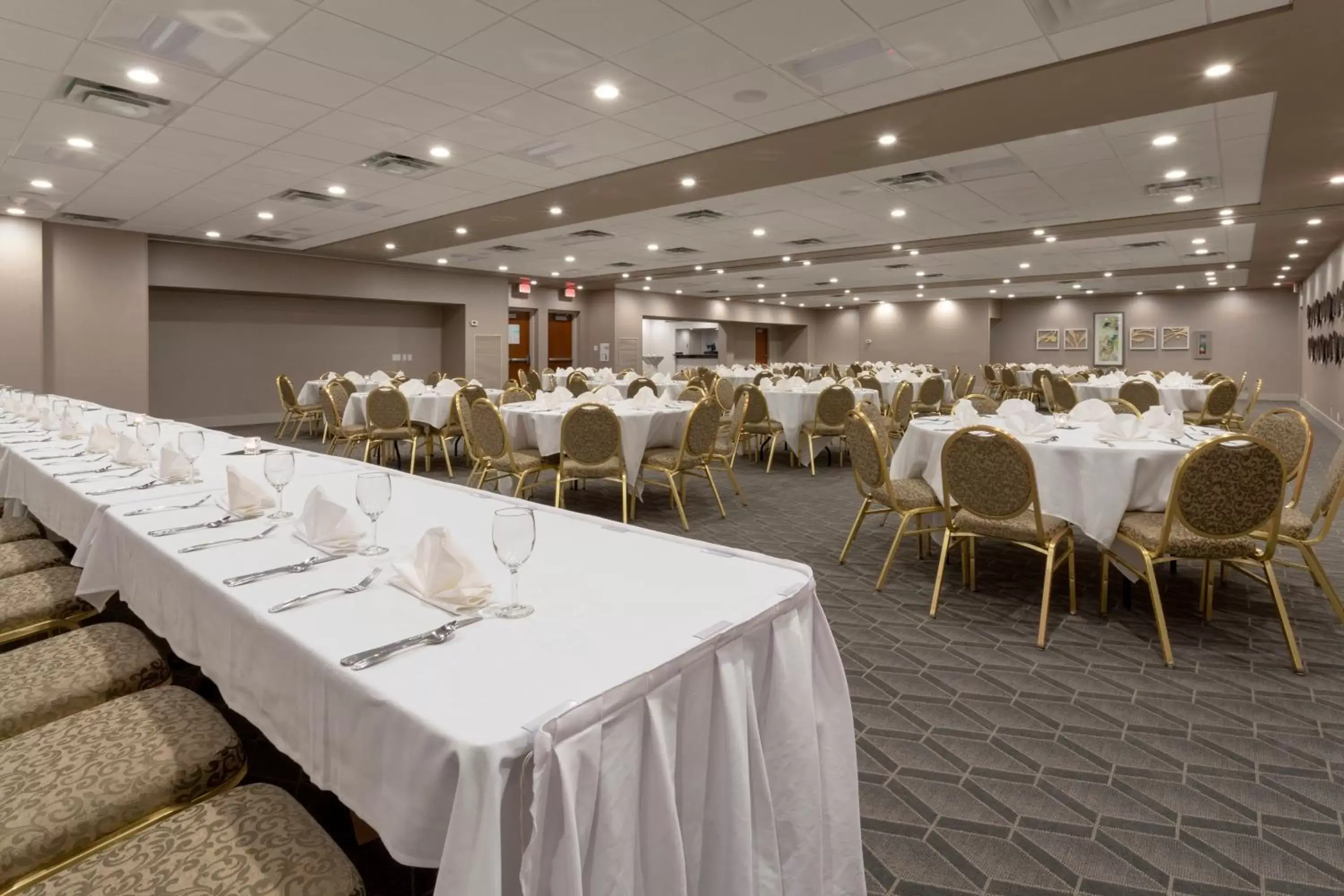 Meeting/conference room, Banquet Facilities in Holiday Inn Marquette, an IHG Hotel