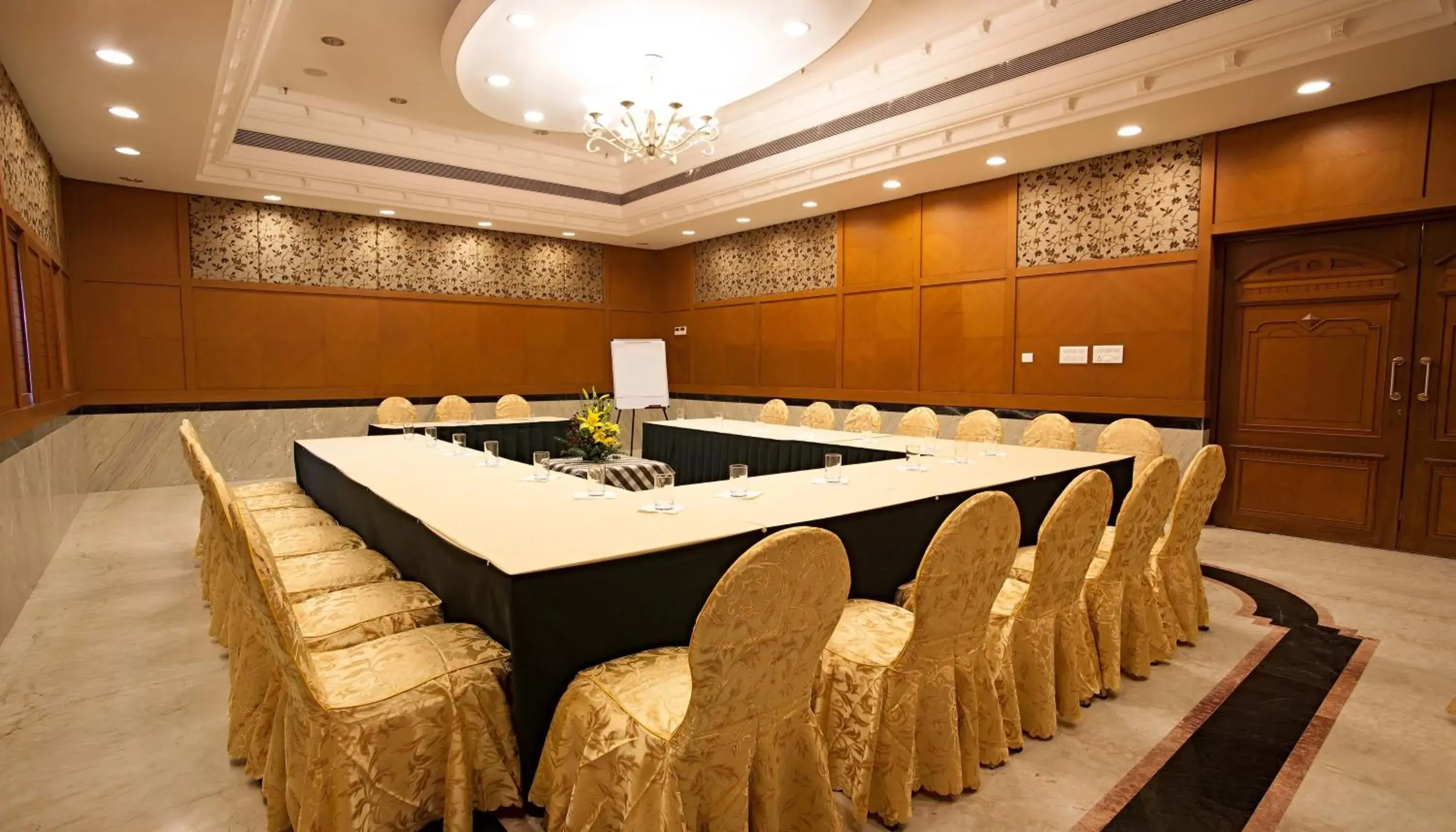 Business facilities in JP Hotel in Chennai