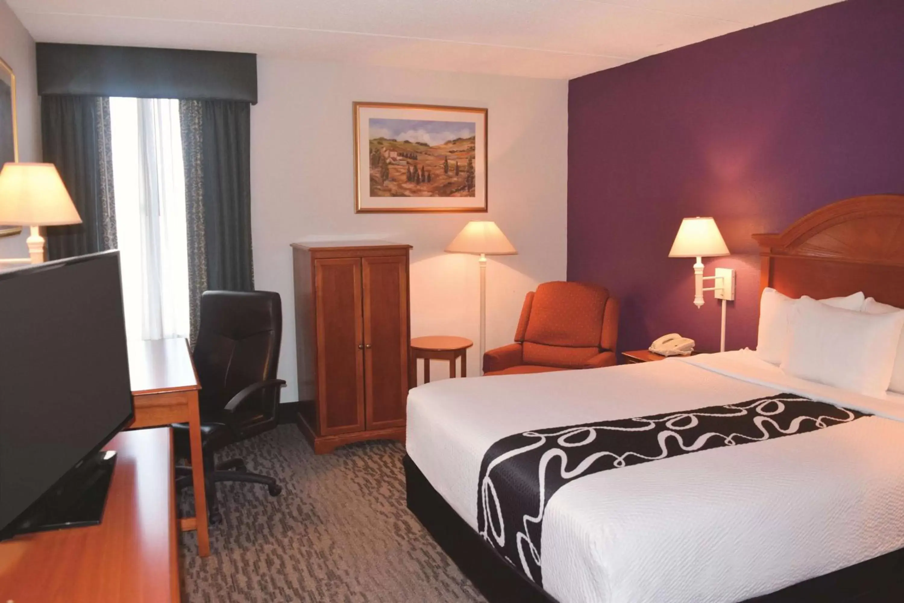 Photo of the whole room, Bed in La Quinta Inn by Wyndham Binghamton - Johnson City