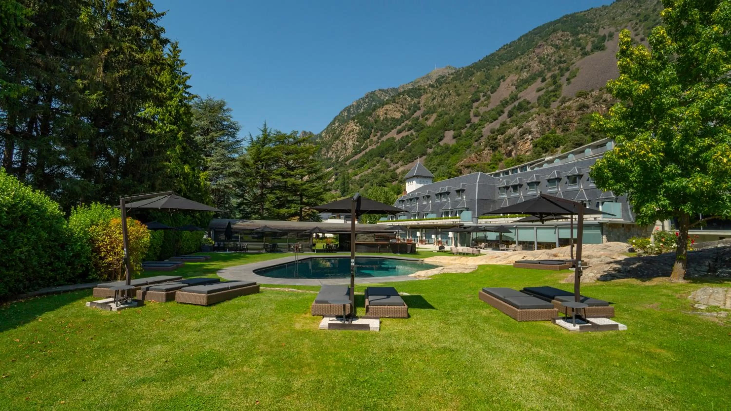 Swimming pool in Andorra Park Hotel